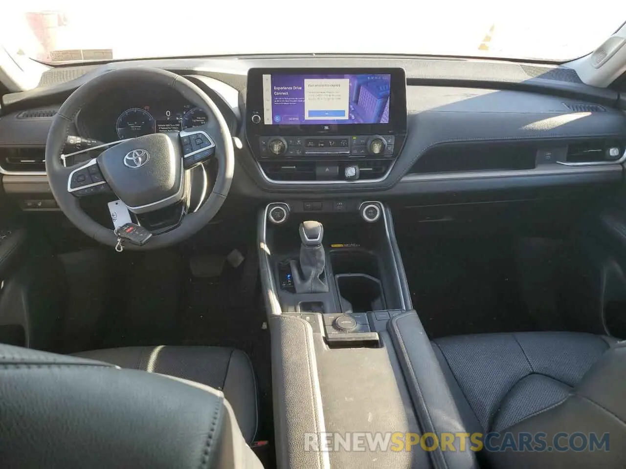 8 fotografías del automóvil dañado 5TDAAAB59RS018488 TOYOTA GRAND HIGH 2024