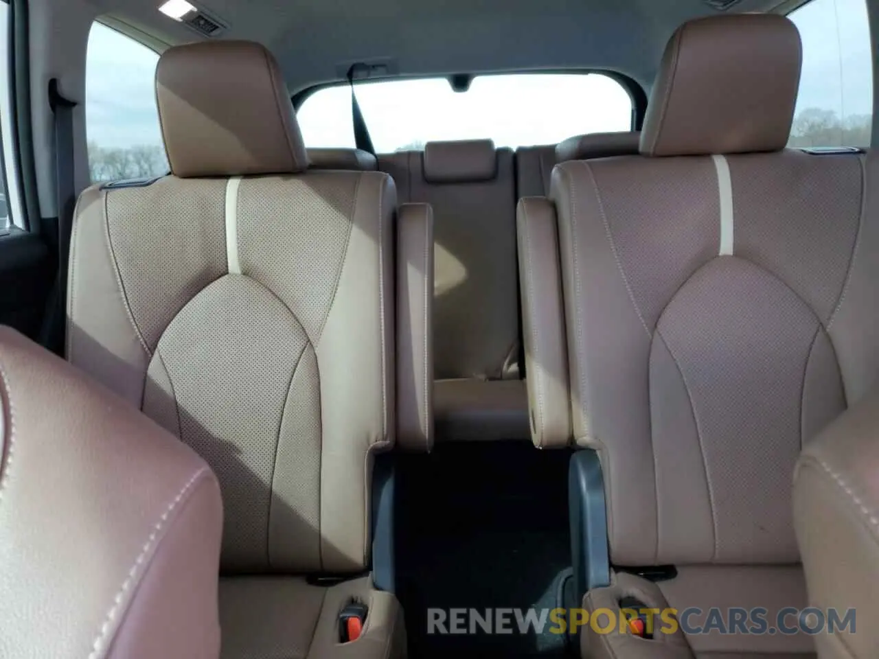 10 fotografías del automóvil dañado 5TDAAAB59RS035663 TOYOTA GRAND HIGH 2024
