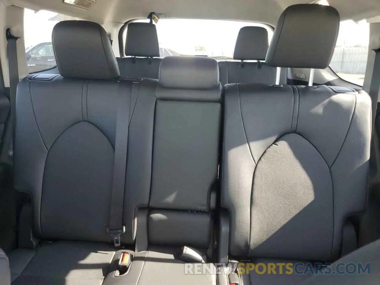 10 fotografías del automóvil dañado 5TDAAAB59RS068968 TOYOTA GRAND HIGH 2024