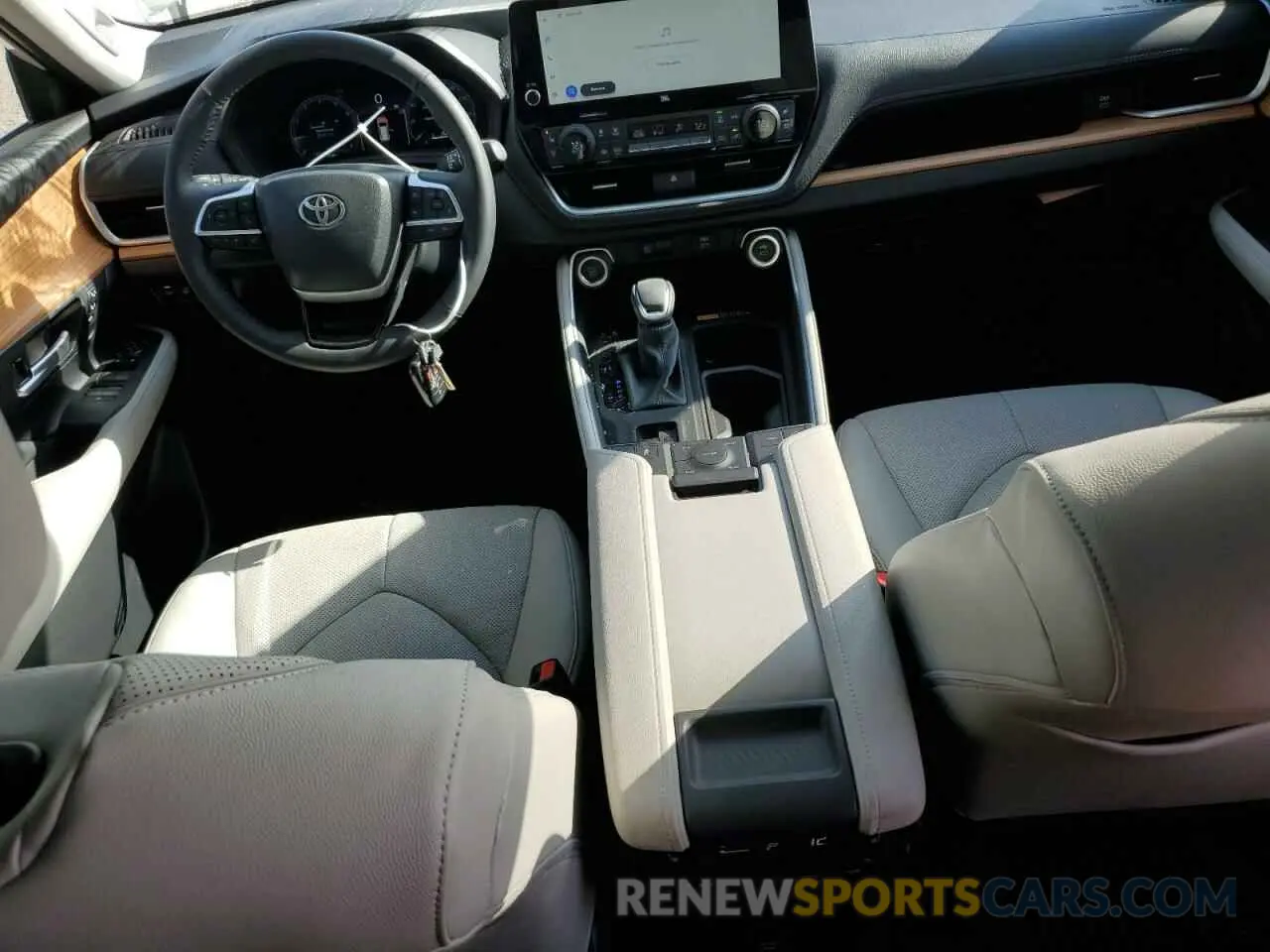 8 fotografías del automóvil dañado 5TDAAAB5XRS050852 TOYOTA GRAND HIGH 2024