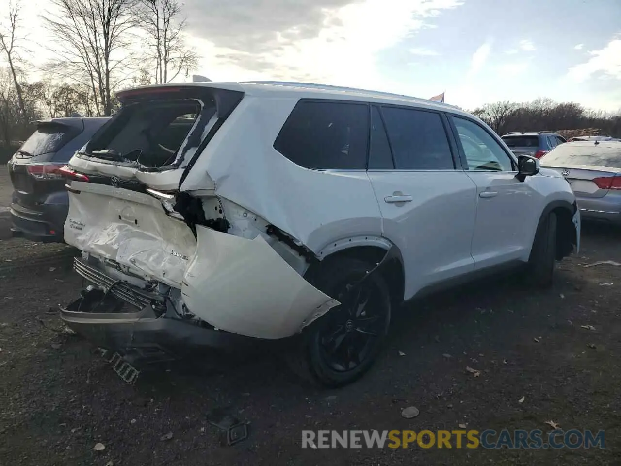 3 fotografías del automóvil dañado 5TDACAB55RS021625 TOYOTA GRAND HIGH 2024
