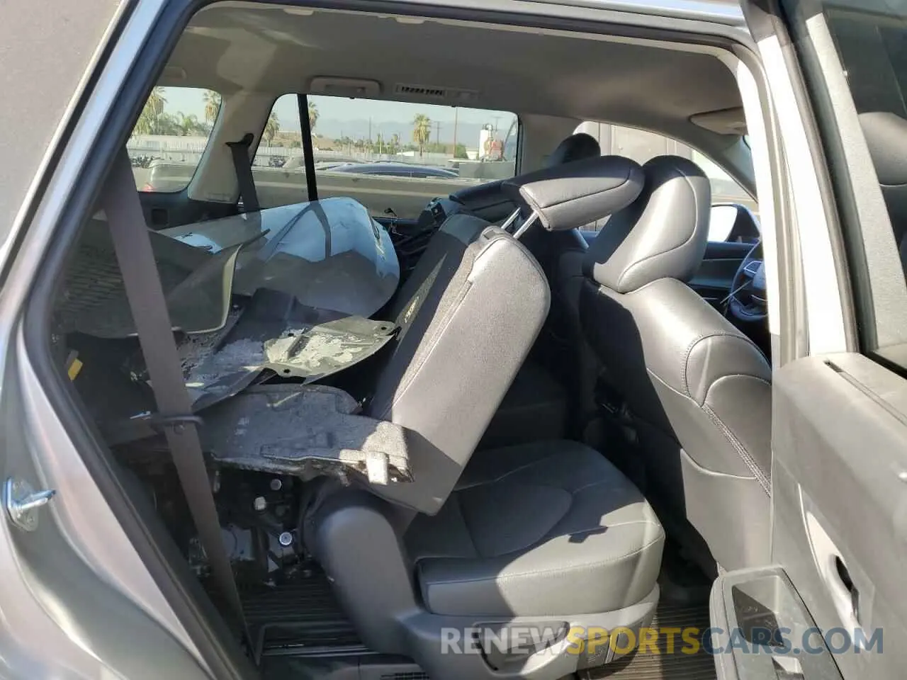 10 fotografías del automóvil dañado 5TDACAB58RS020310 TOYOTA GRAND HIGH 2024