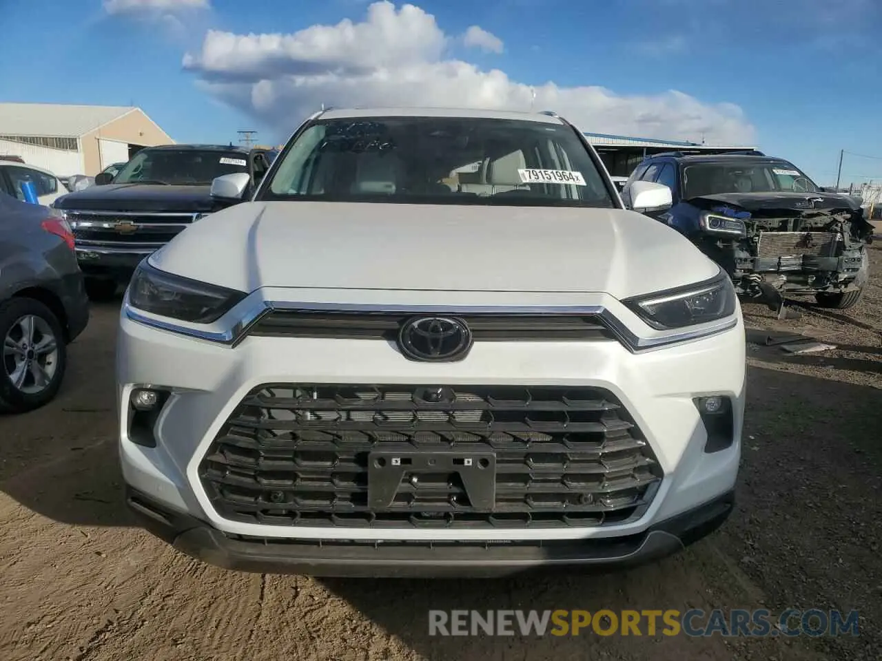 5 fotografías del automóvil dañado 5TDACAB59RS018257 TOYOTA GRAND HIGH 2024