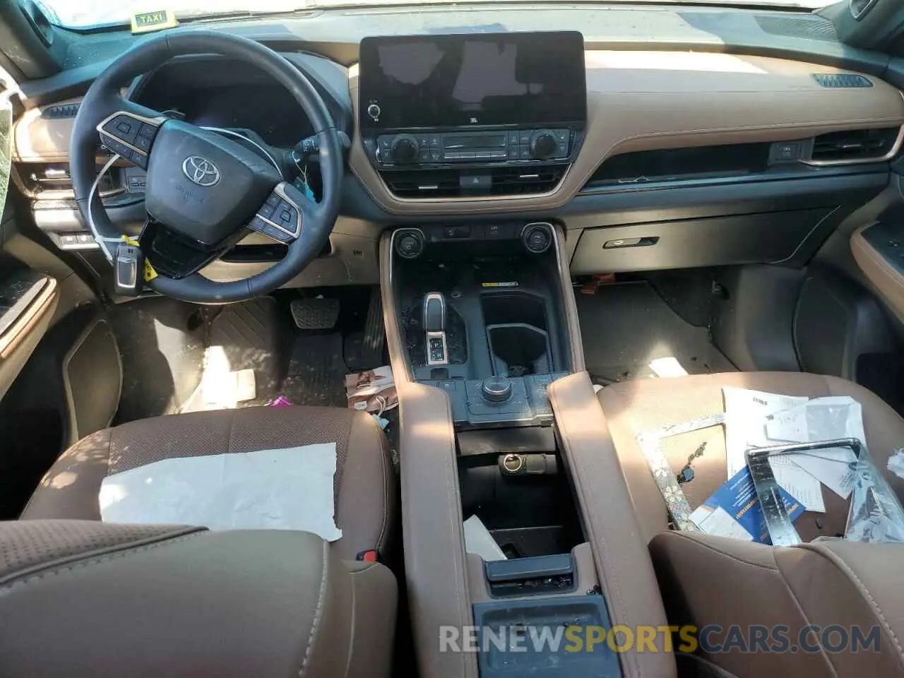 8 fotografías del automóvil dañado 5TDADAB50RS005152 TOYOTA GRAND HIGH 2024