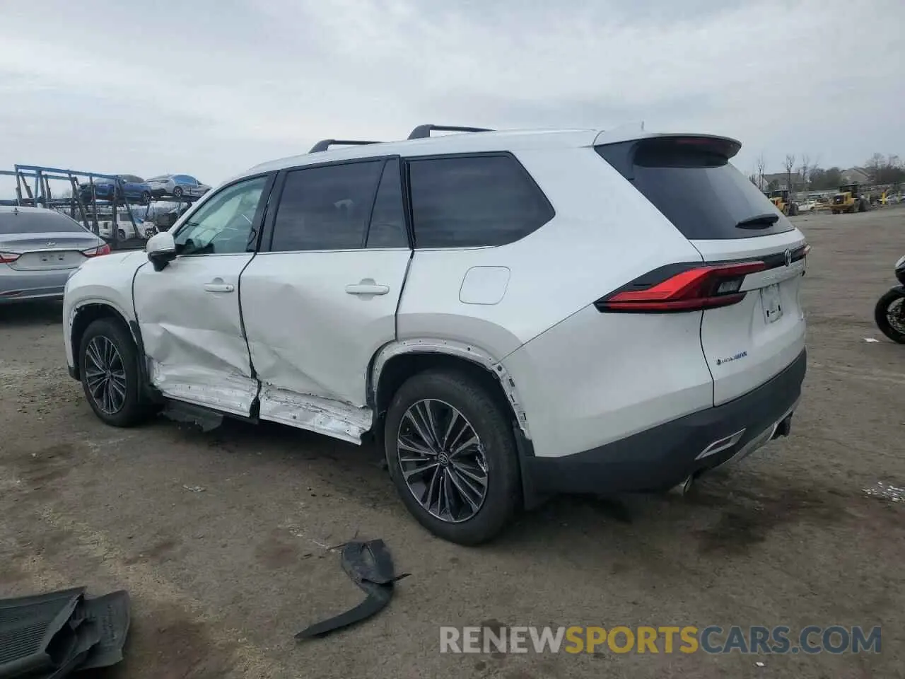 2 fotografías del automóvil dañado 5TDADAB54RS007650 TOYOTA GRAND HIGH 2024