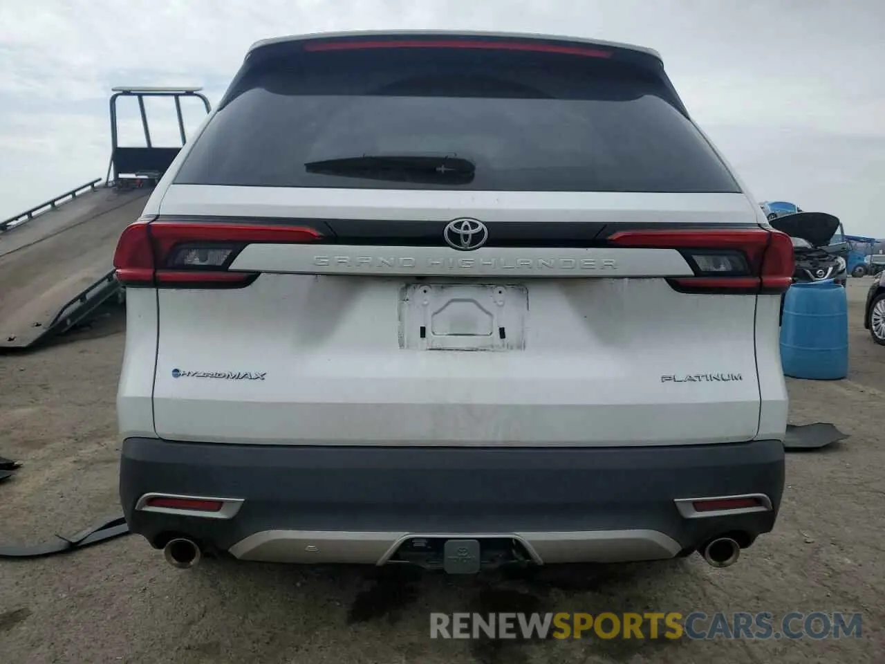6 fotografías del automóvil dañado 5TDADAB54RS007650 TOYOTA GRAND HIGH 2024
