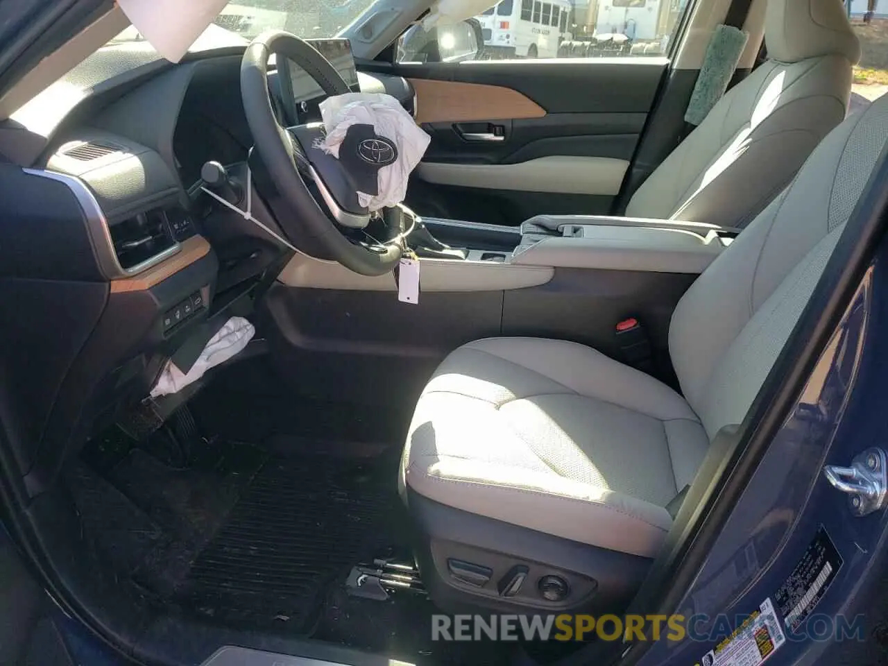 7 fotografías del automóvil dañado 5TDACAB59SS035176 TOYOTA GRAND HIGH 2025
