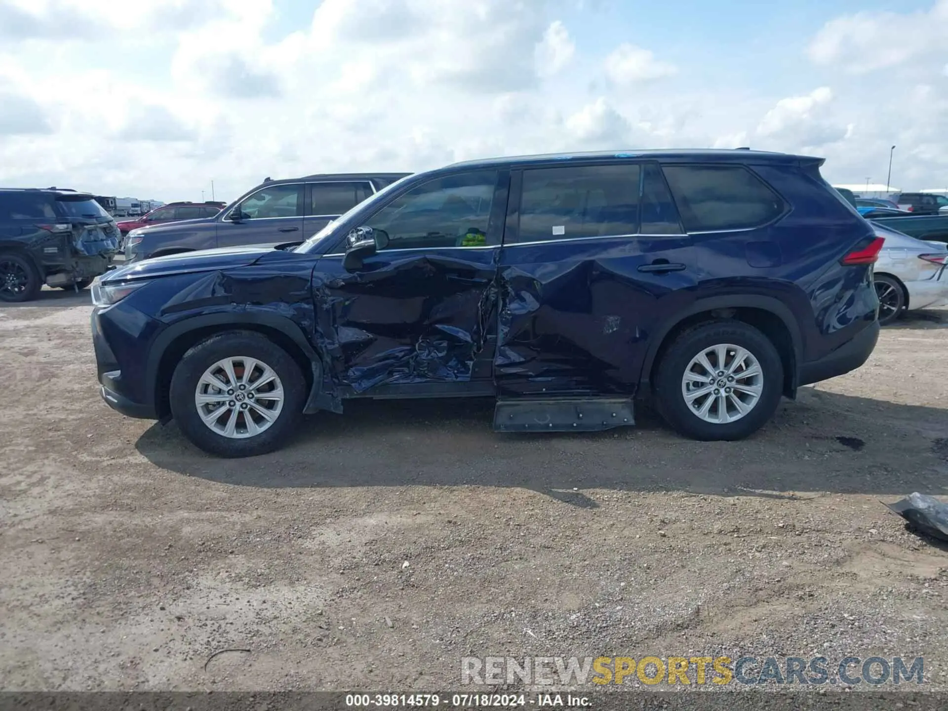 14 fotografías del automóvil dañado 5TDAAAA51RS005686 TOYOTA GRAND HIGHLANDER 2024