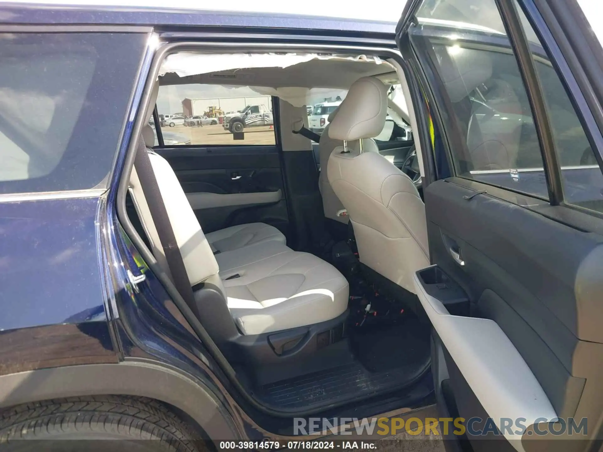 8 fotografías del automóvil dañado 5TDAAAA51RS005686 TOYOTA GRAND HIGHLANDER 2024
