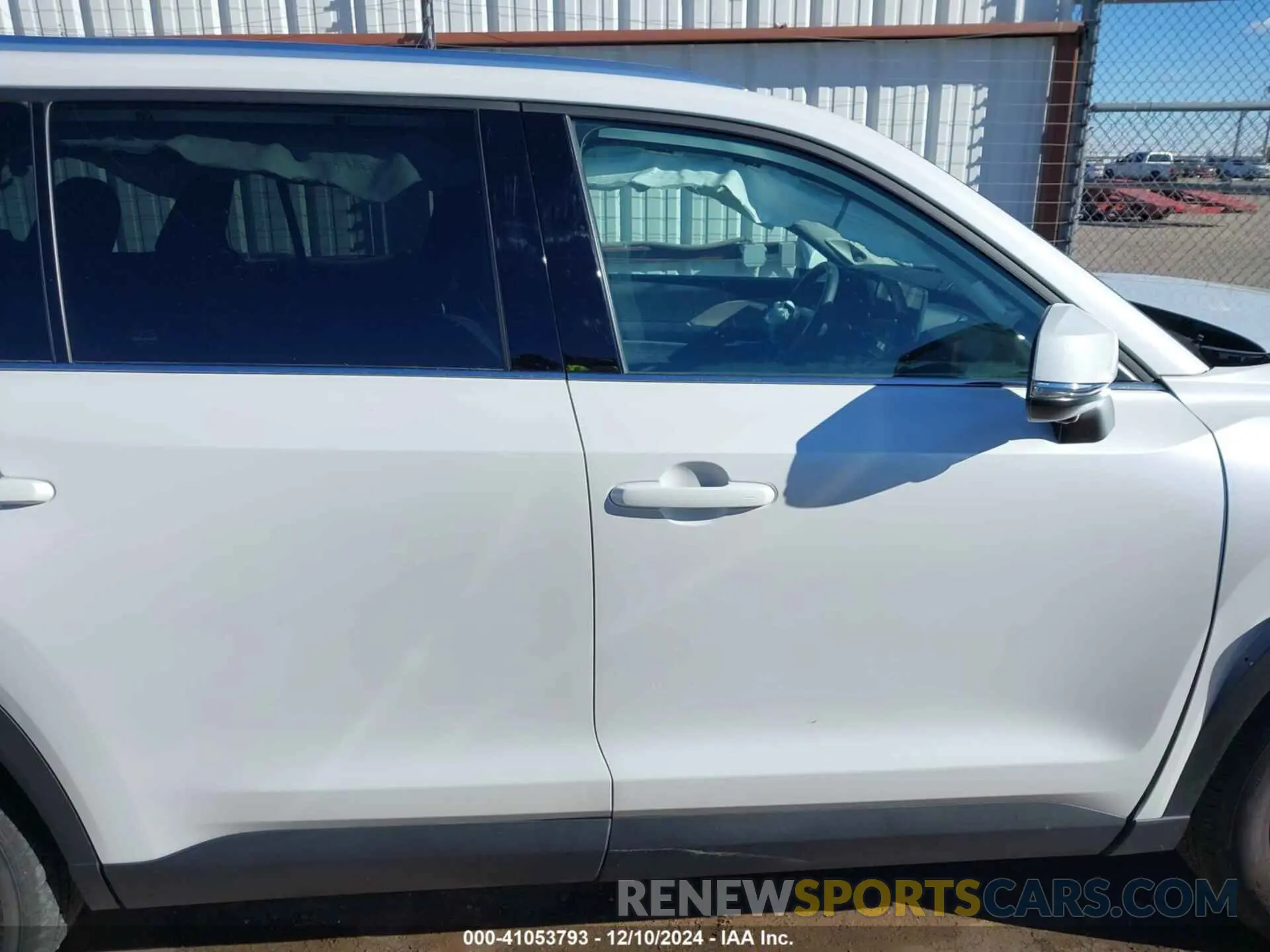 14 fotografías del automóvil dañado 5TDAAAA51RS014842 TOYOTA GRAND HIGHLANDER 2024