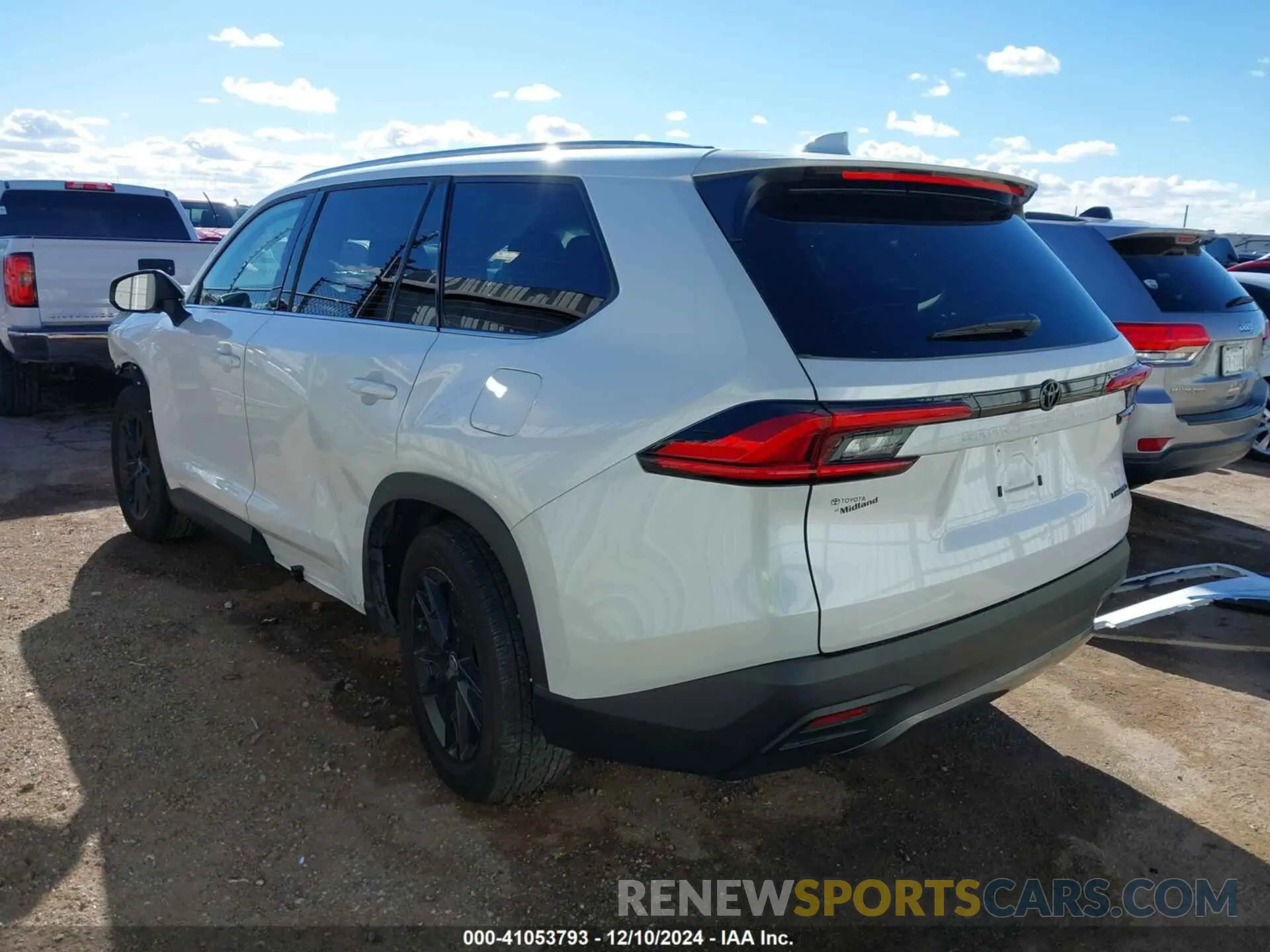 3 fotografías del automóvil dañado 5TDAAAA51RS014842 TOYOTA GRAND HIGHLANDER 2024