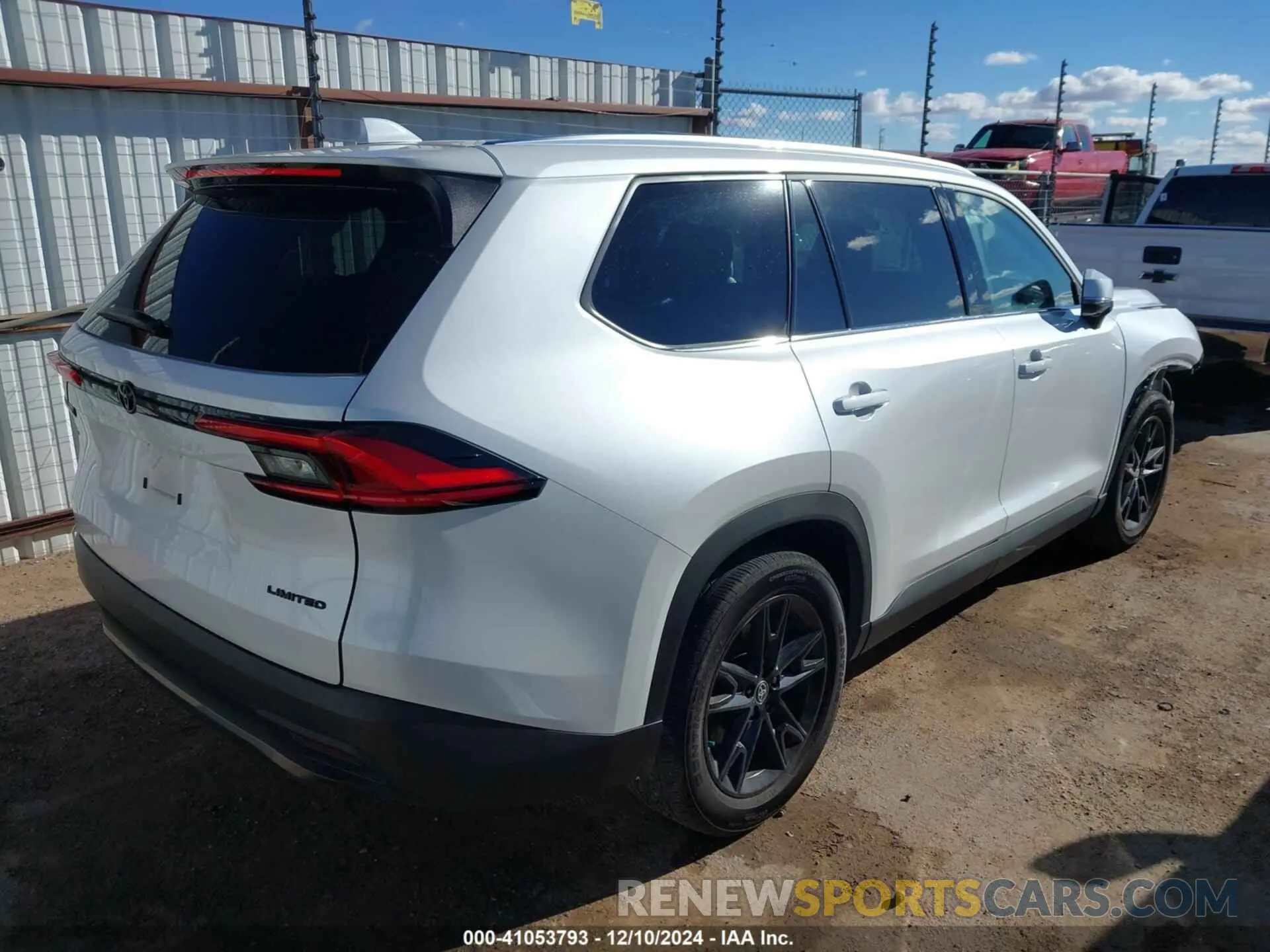 4 fotografías del automóvil dañado 5TDAAAA51RS014842 TOYOTA GRAND HIGHLANDER 2024