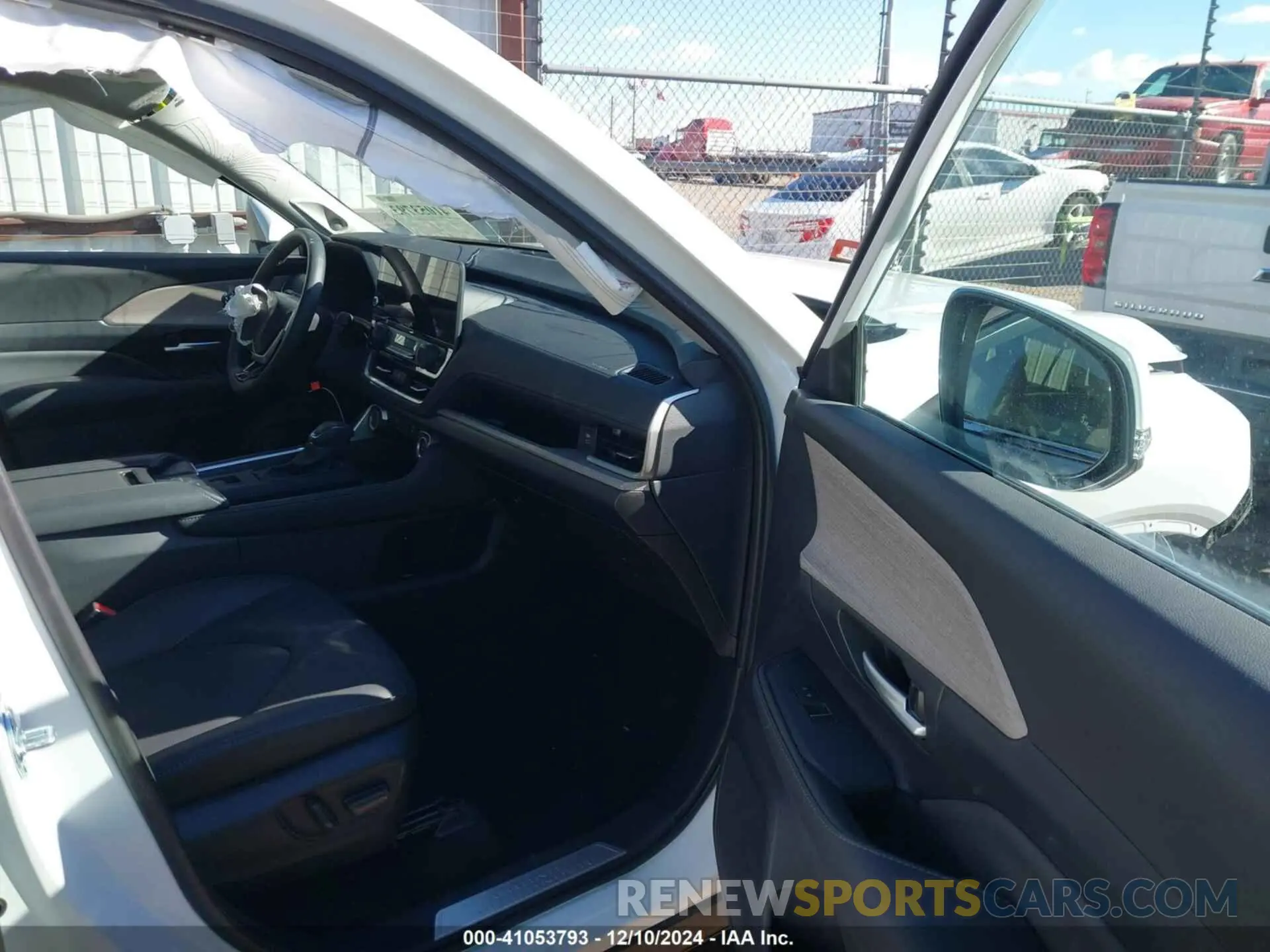 5 fotografías del automóvil dañado 5TDAAAA51RS014842 TOYOTA GRAND HIGHLANDER 2024