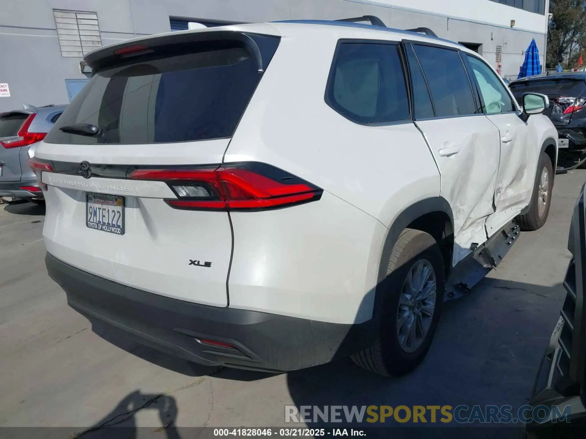 4 fotografías del automóvil dañado 5TDAAAA55RS013662 TOYOTA GRAND HIGHLANDER 2024