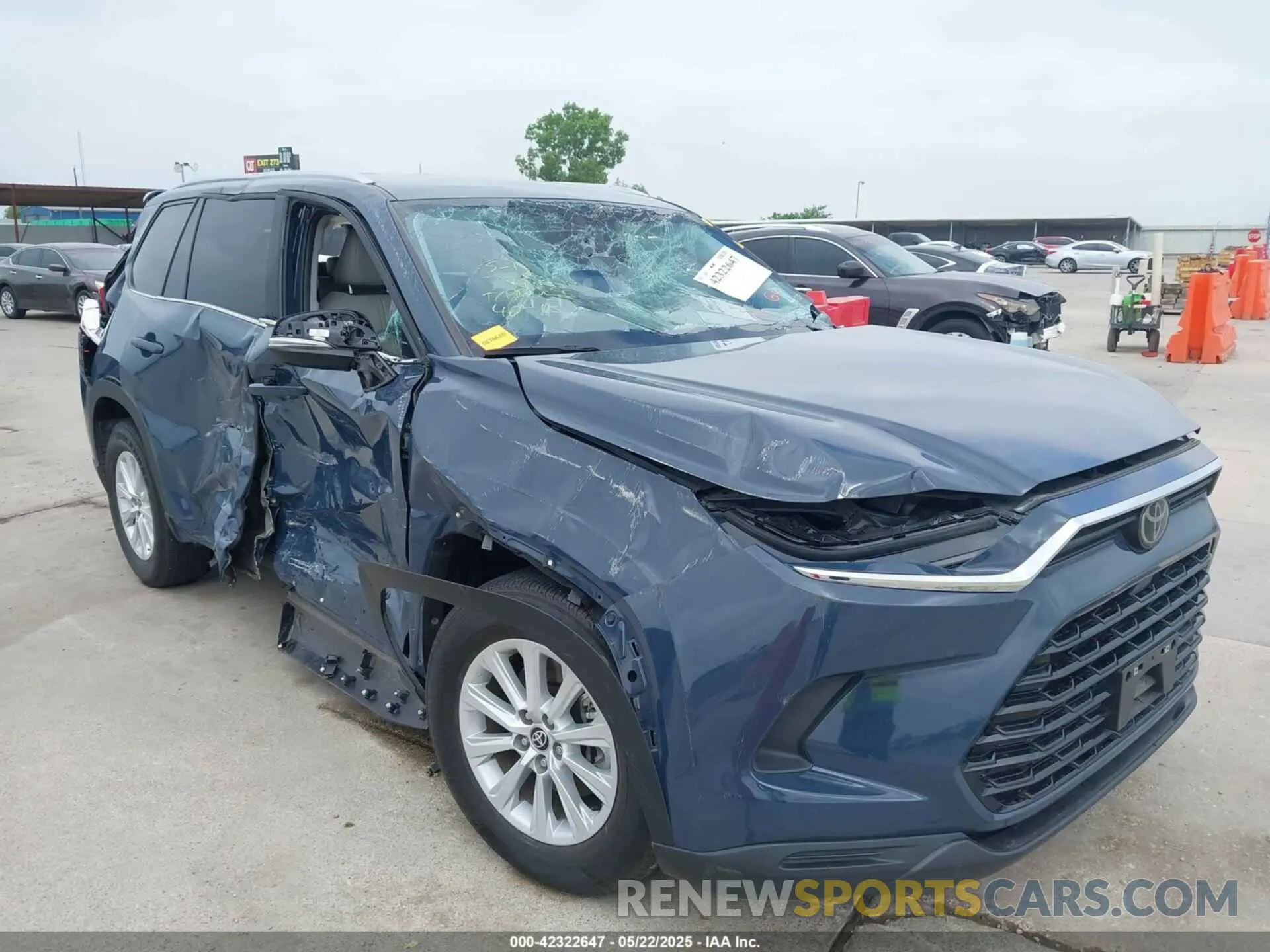 14 fotografías del automóvil dañado 5TDAAAA58RS001795 TOYOTA GRAND HIGHLANDER 2024