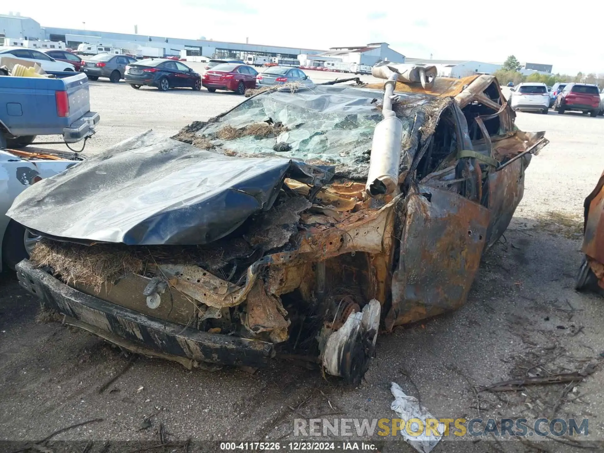 2 fotografías del automóvil dañado 5TDAAAA59RS014927 TOYOTA GRAND HIGHLANDER 2024