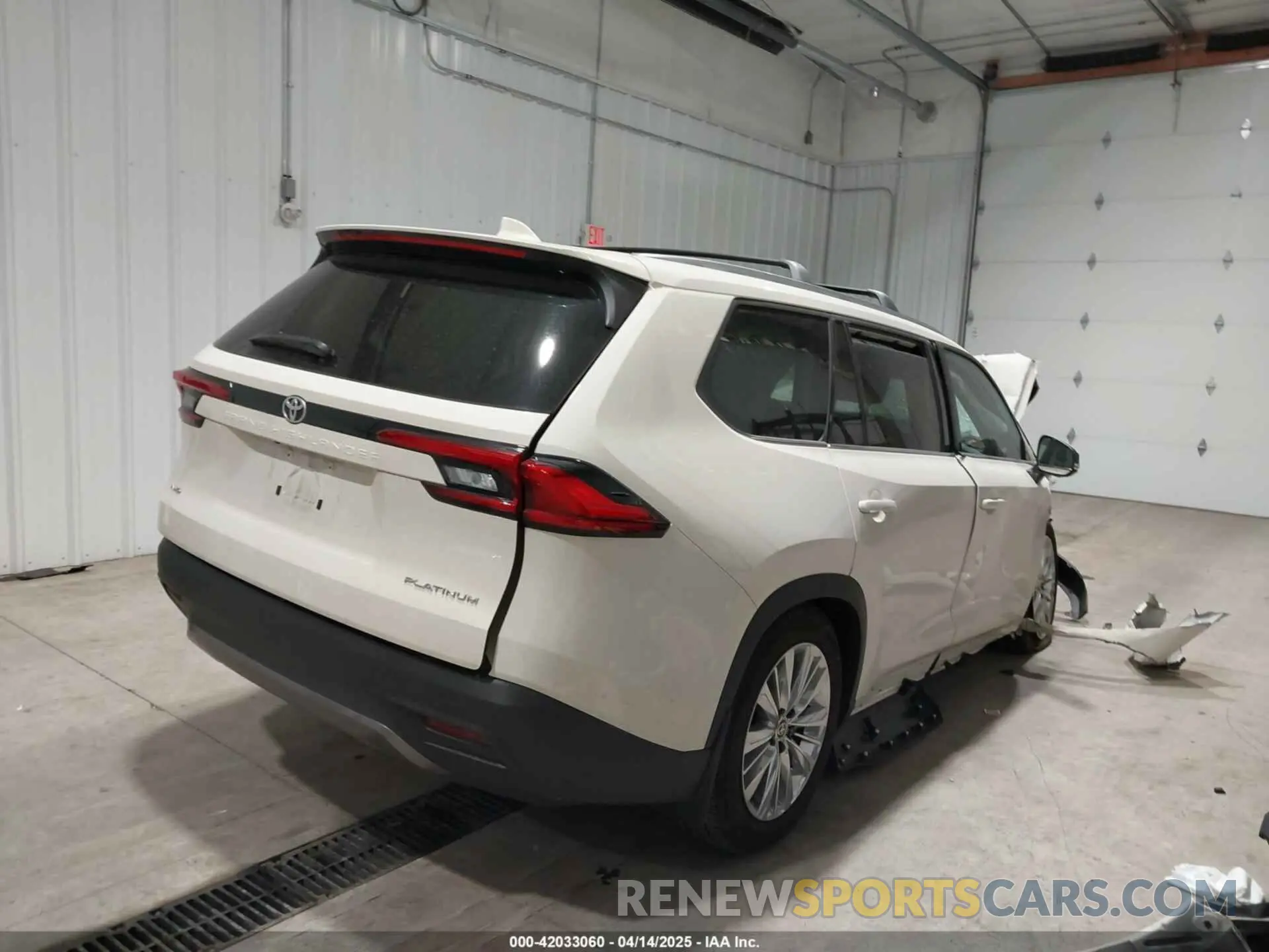 4 fotografías del automóvil dañado 5TDAAAB50RS006987 TOYOTA GRAND HIGHLANDER 2024