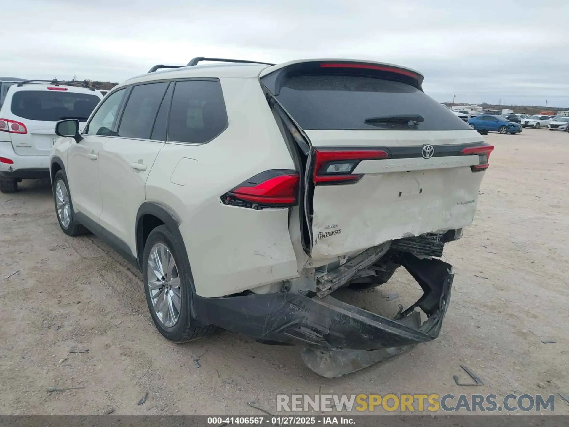 3 fotografías del automóvil dañado 5TDAAAB50RS042470 TOYOTA GRAND HIGHLANDER 2024