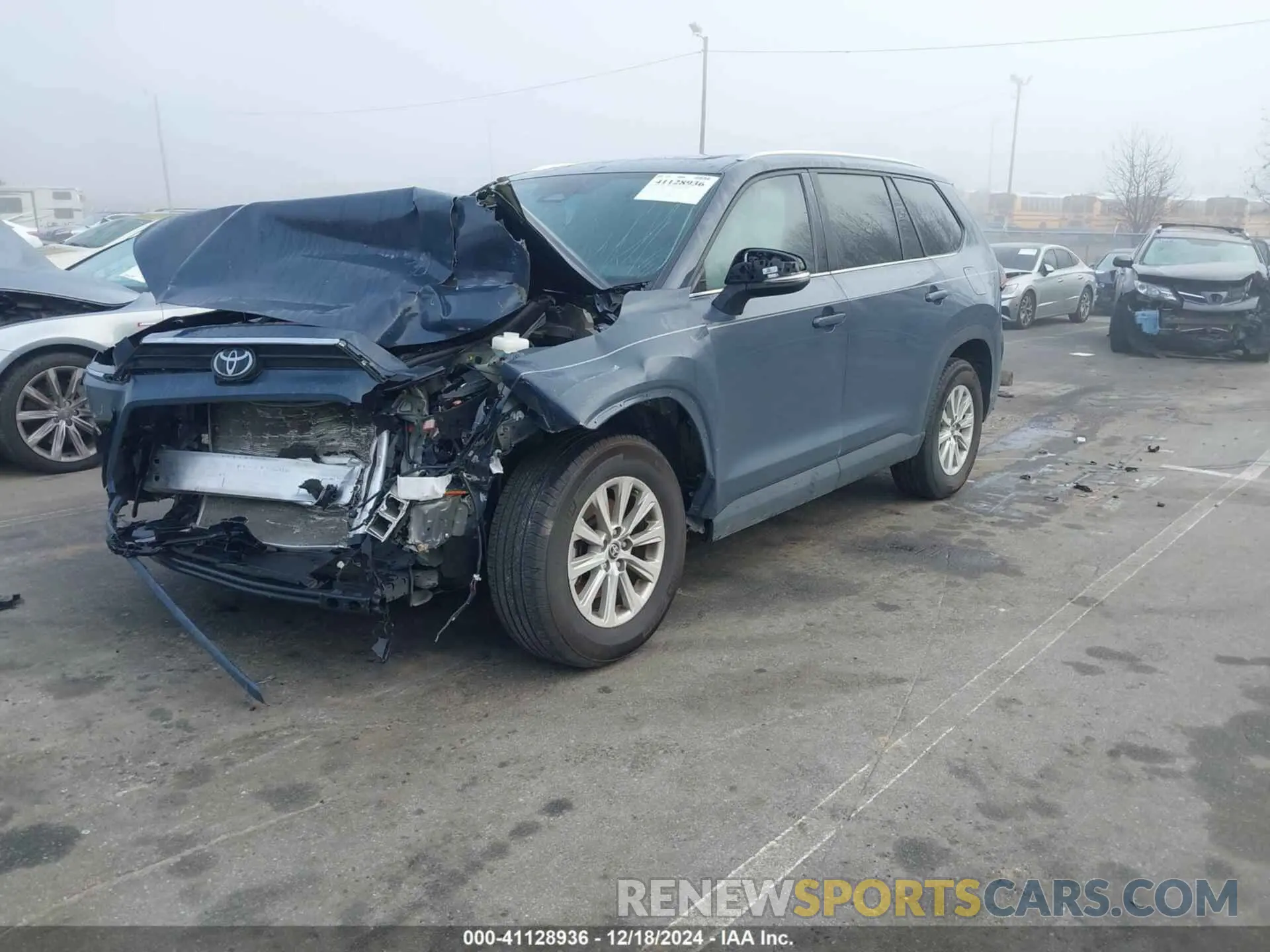 2 fotografías del automóvil dañado 5TDAAAB51RS021434 TOYOTA GRAND HIGHLANDER 2024