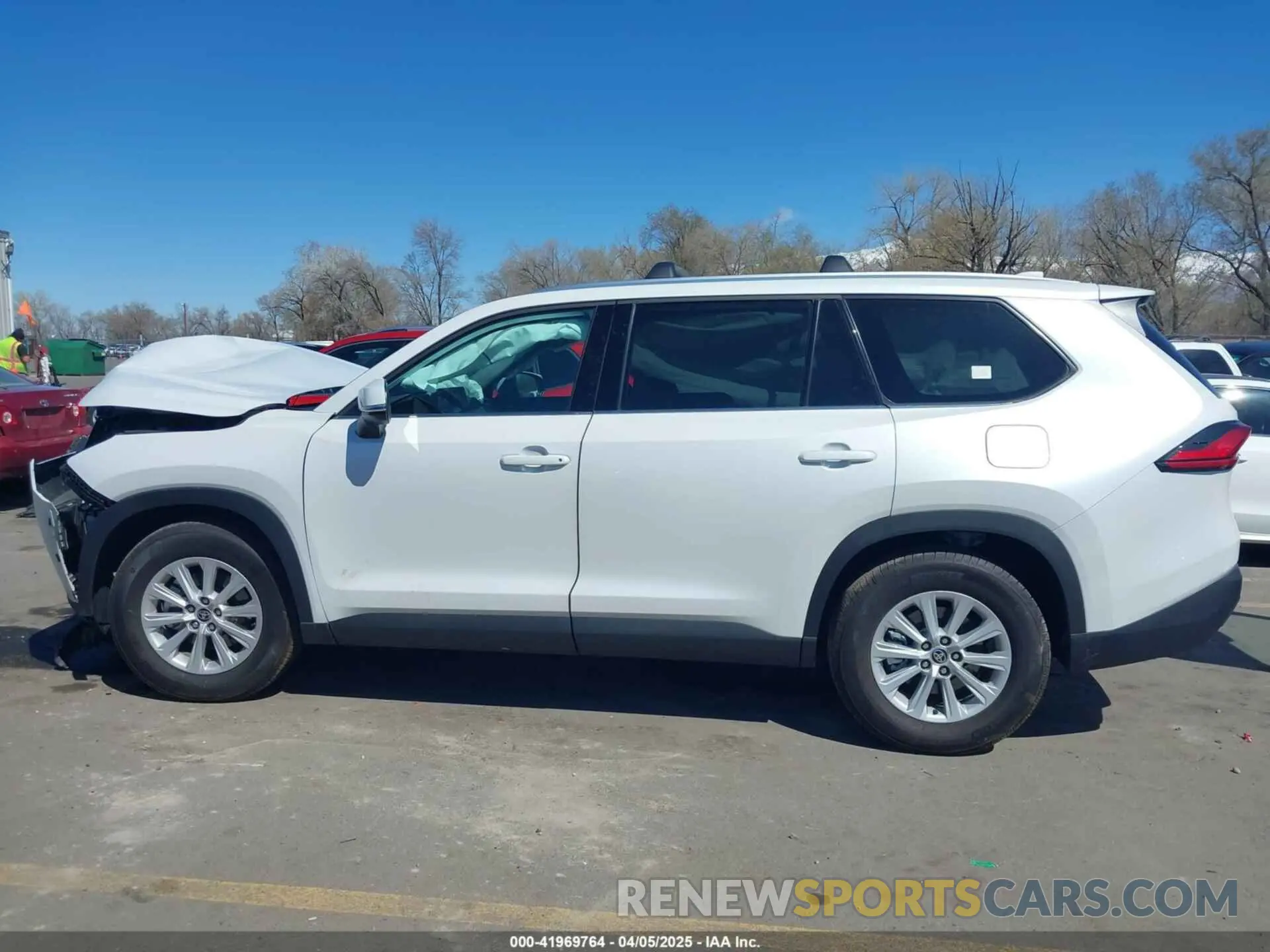 14 fotografías del automóvil dañado 5TDAAAB51RS025015 TOYOTA GRAND HIGHLANDER 2024