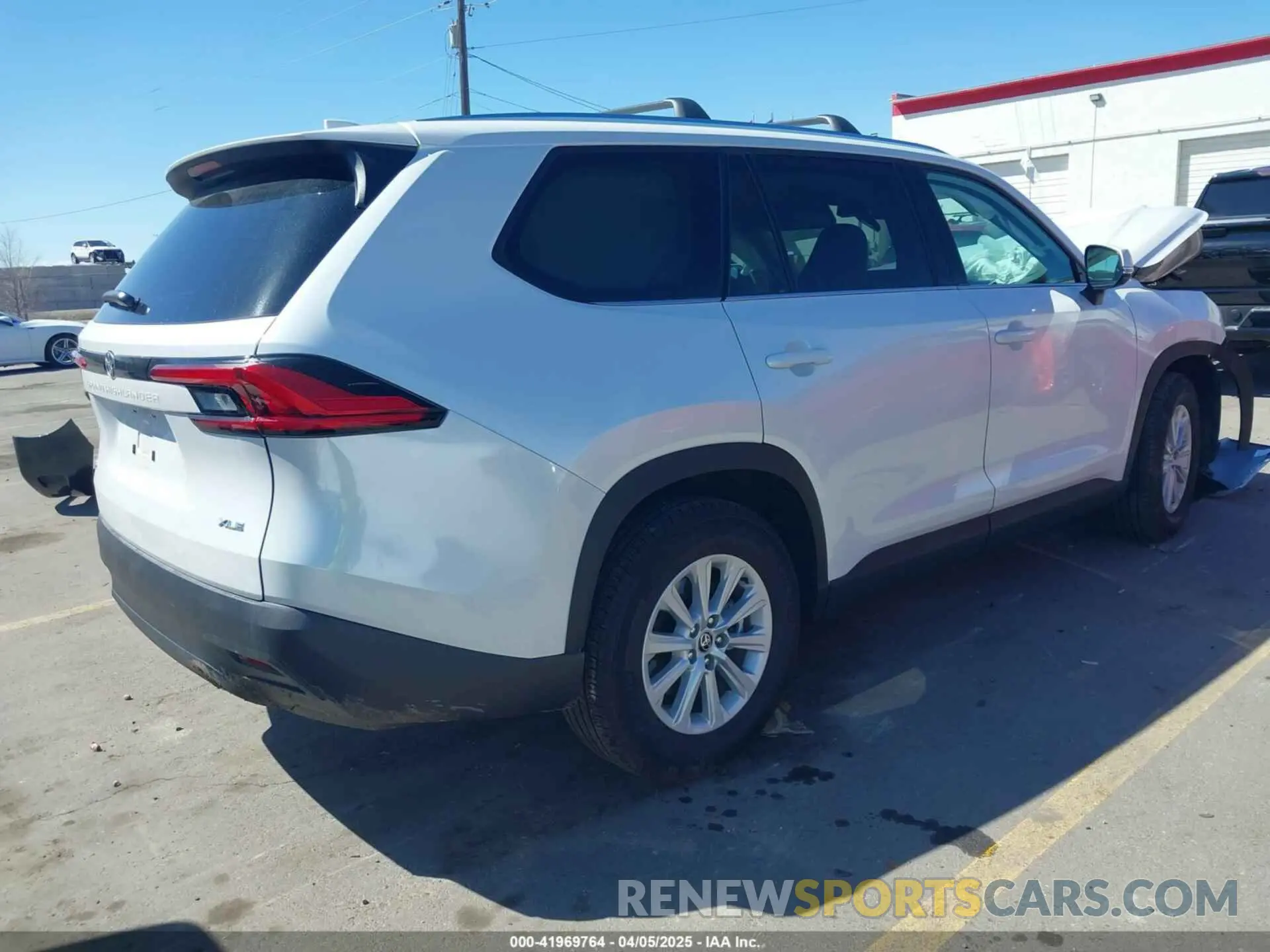 4 fotografías del automóvil dañado 5TDAAAB51RS025015 TOYOTA GRAND HIGHLANDER 2024