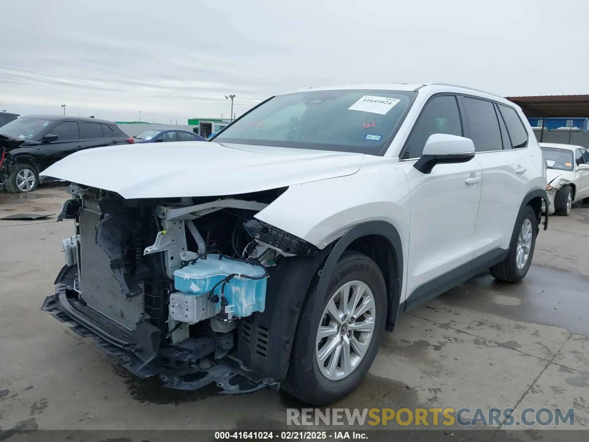 2 fotografías del automóvil dañado 5TDAAAB52RS059190 TOYOTA GRAND HIGHLANDER 2024