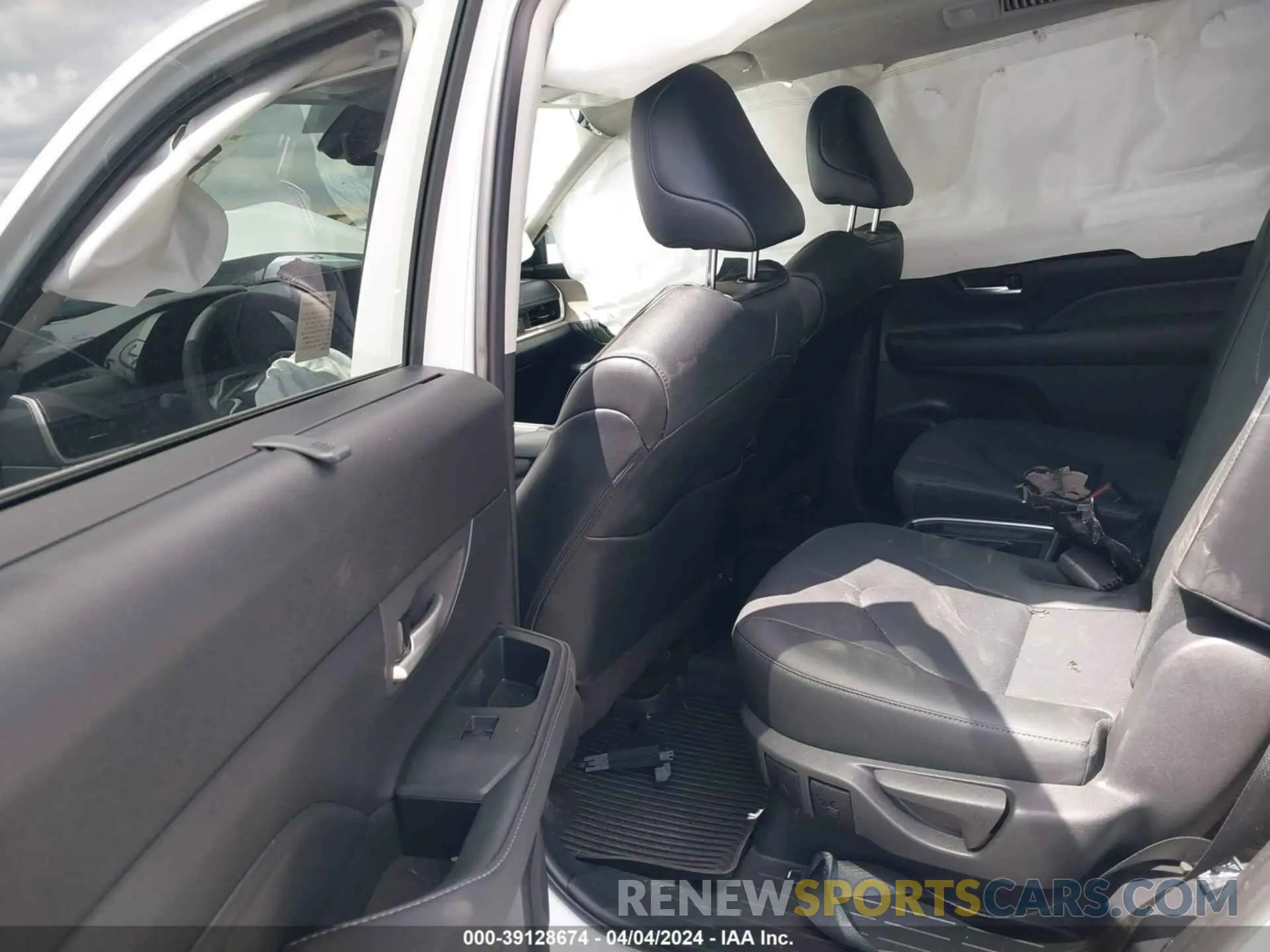 8 fotografías del automóvil dañado 5TDAAAB53RS039725 TOYOTA GRAND HIGHLANDER 2024