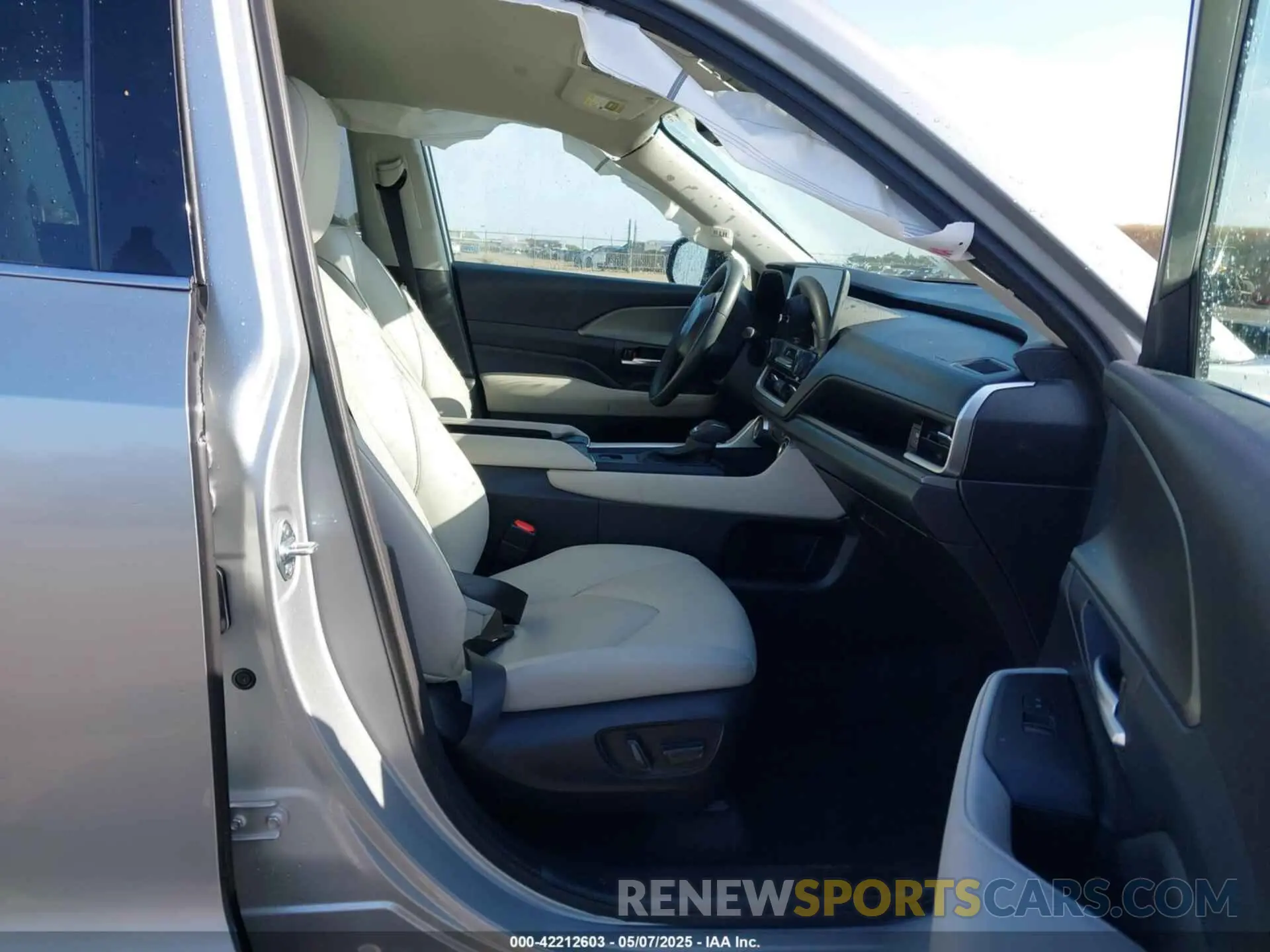 5 fotografías del automóvil dañado 5TDAAAB57RS021714 TOYOTA GRAND HIGHLANDER 2024