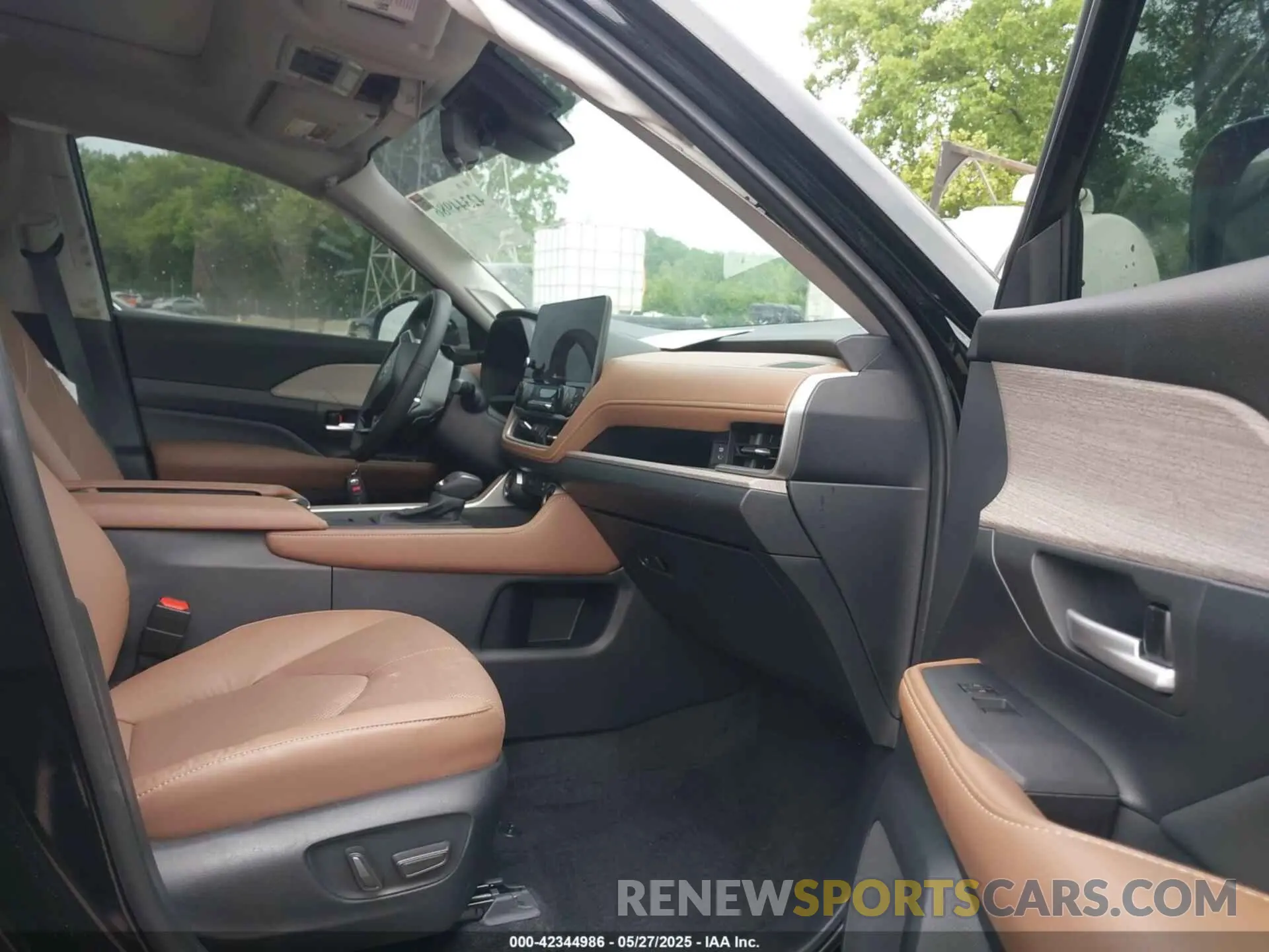 5 fotografías del automóvil dañado 5TDAAAB57RS061758 TOYOTA GRAND HIGHLANDER 2024