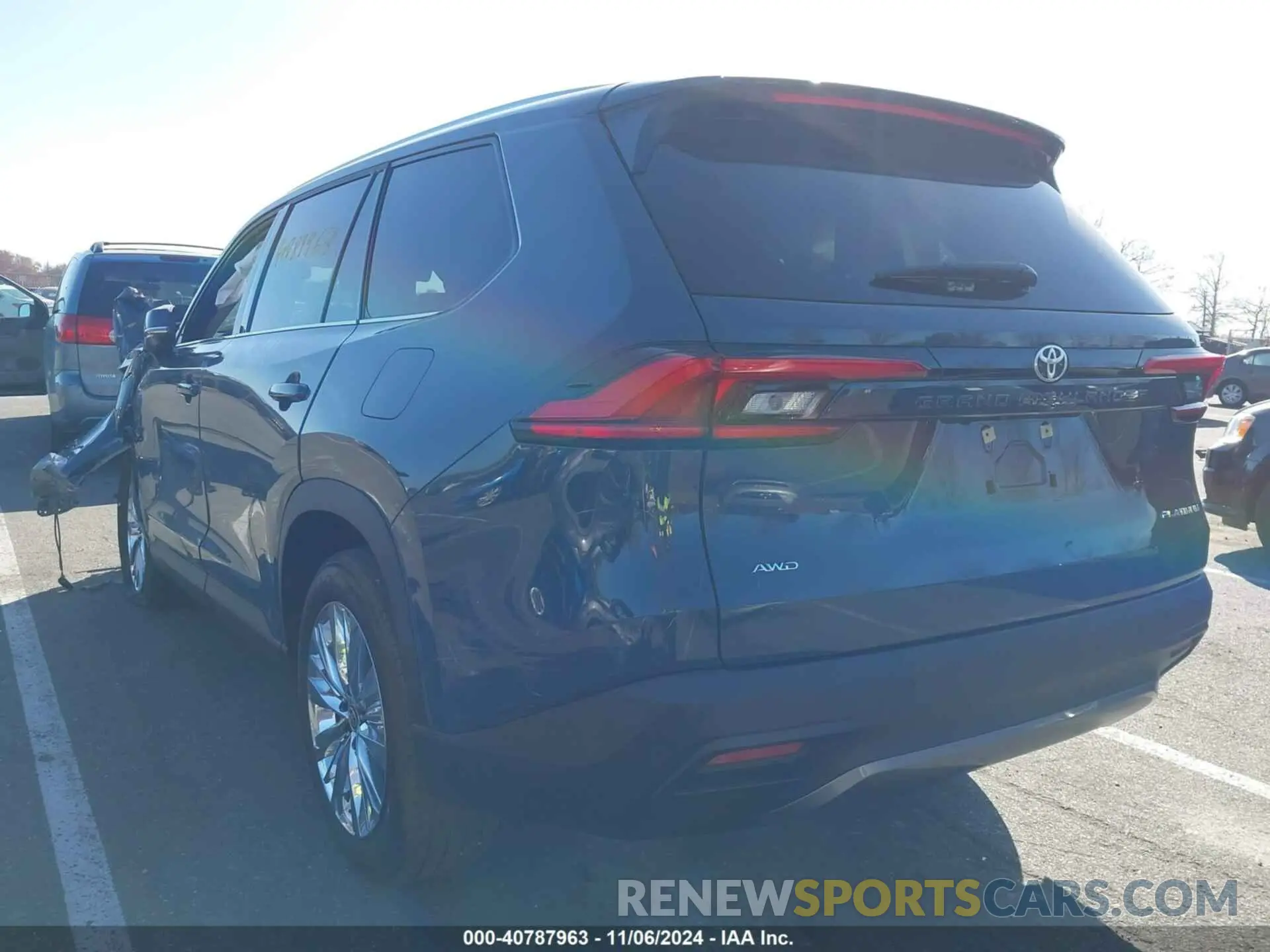 3 fotografías del automóvil dañado 5TDAAAB58RS000676 TOYOTA GRAND HIGHLANDER 2024