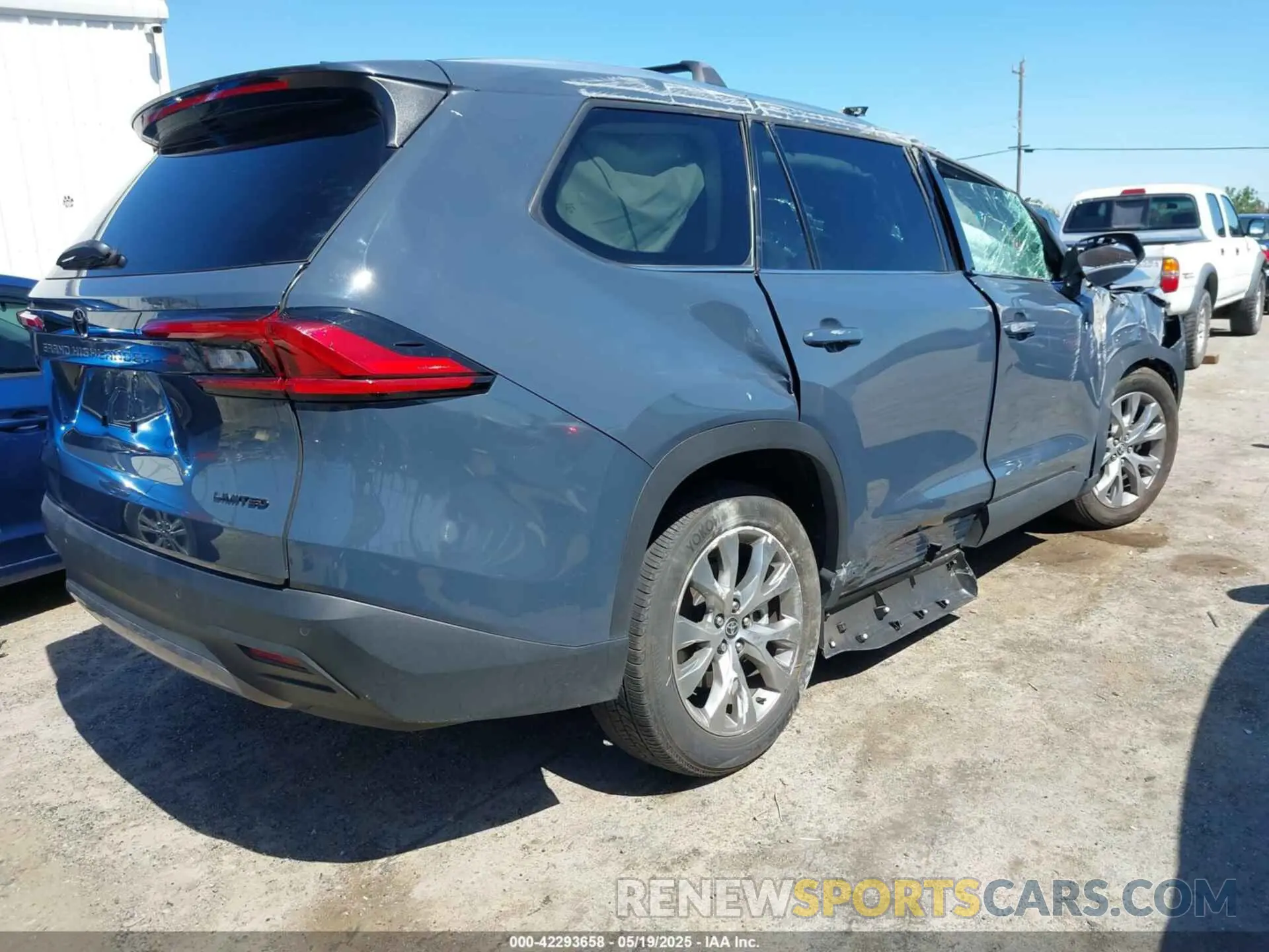 4 fotografías del automóvil dañado 5TDAAAB58RS023164 TOYOTA GRAND HIGHLANDER 2024