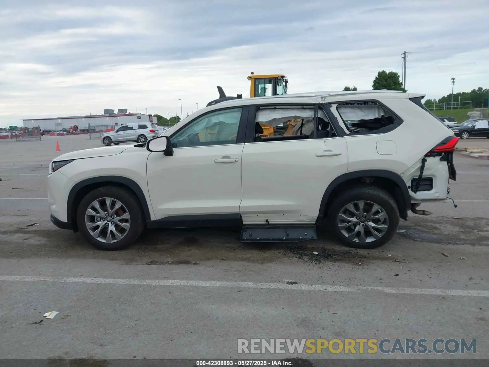 14 fotografías del automóvil dañado 5TDAAAB58RS028476 TOYOTA GRAND HIGHLANDER 2024