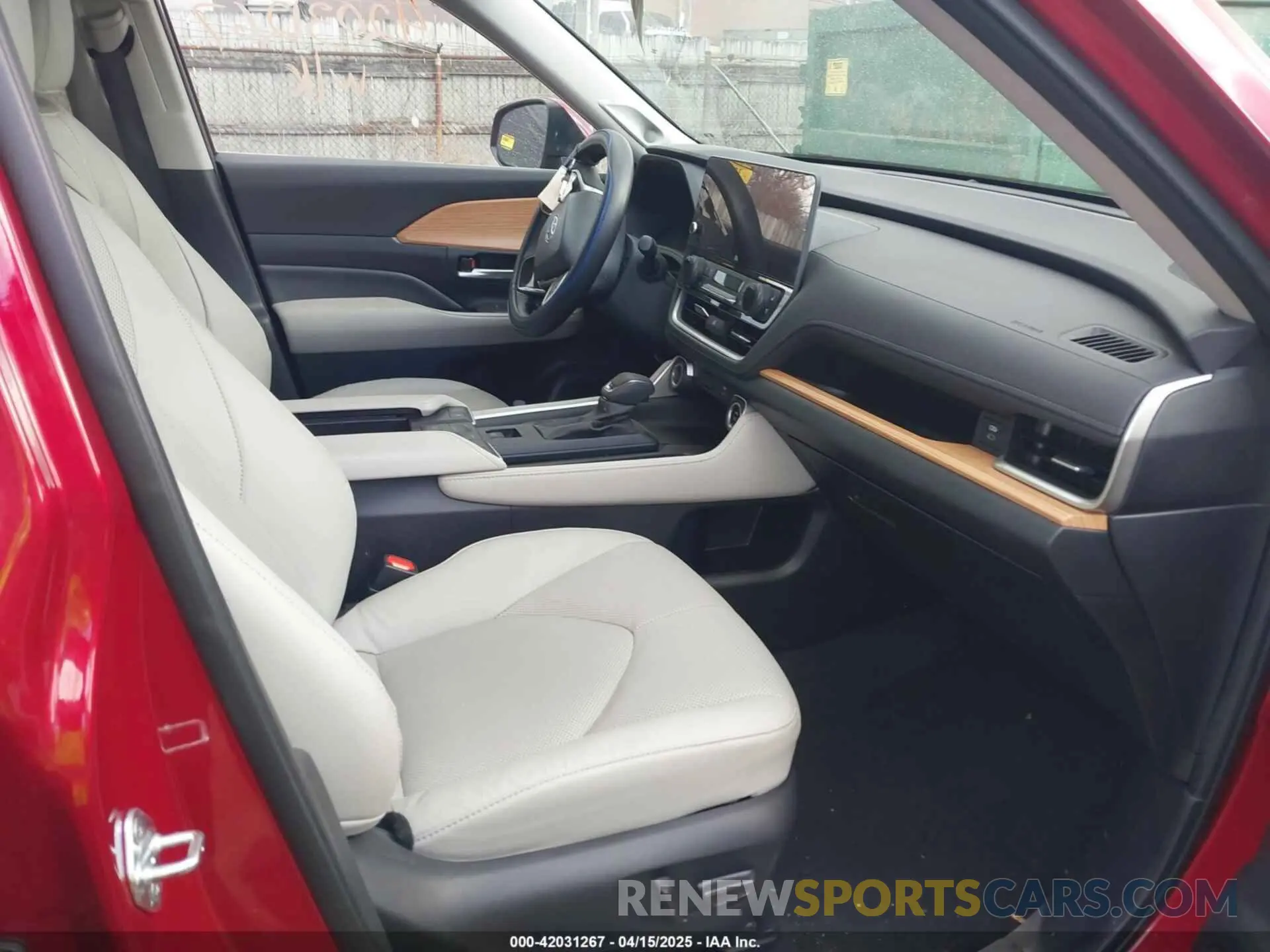 5 fotografías del automóvil dañado 5TDAAAB58RS035976 TOYOTA GRAND HIGHLANDER 2024