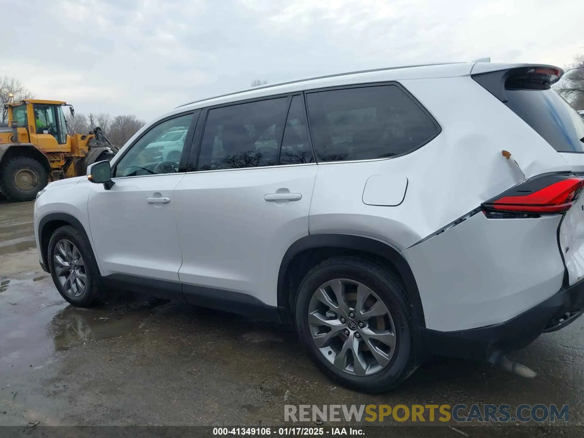 15 fotografías del automóvil dañado 5TDAAAB59RS010004 TOYOTA GRAND HIGHLANDER 2024
