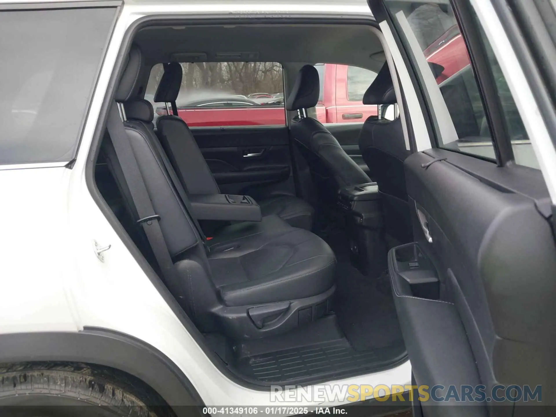8 fotografías del automóvil dañado 5TDAAAB59RS010004 TOYOTA GRAND HIGHLANDER 2024