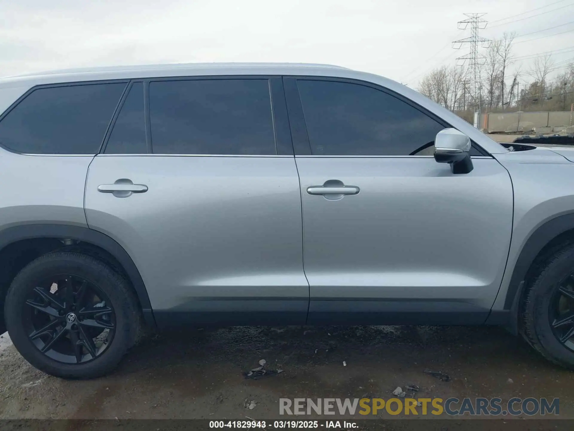14 fotografías del automóvil dañado 5TDAAAB59RS010228 TOYOTA GRAND HIGHLANDER 2024