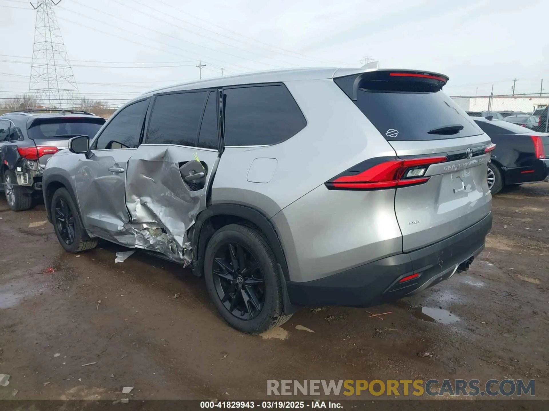 3 fotografías del automóvil dañado 5TDAAAB59RS010228 TOYOTA GRAND HIGHLANDER 2024