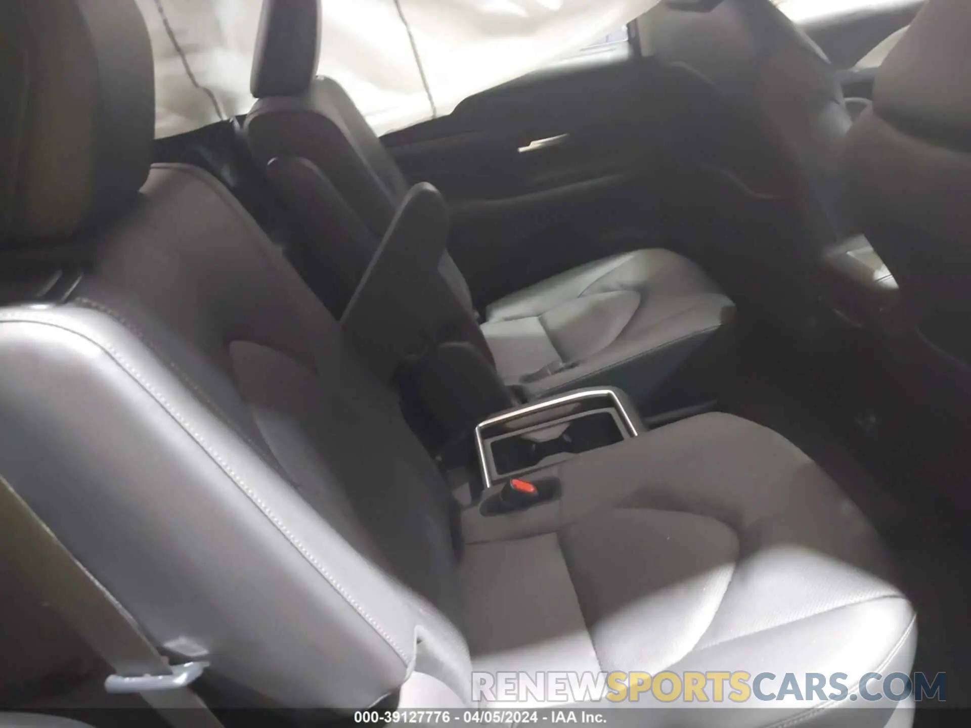 8 fotografías del automóvil dañado 5TDAAAB59RS011556 TOYOTA GRAND HIGHLANDER 2024