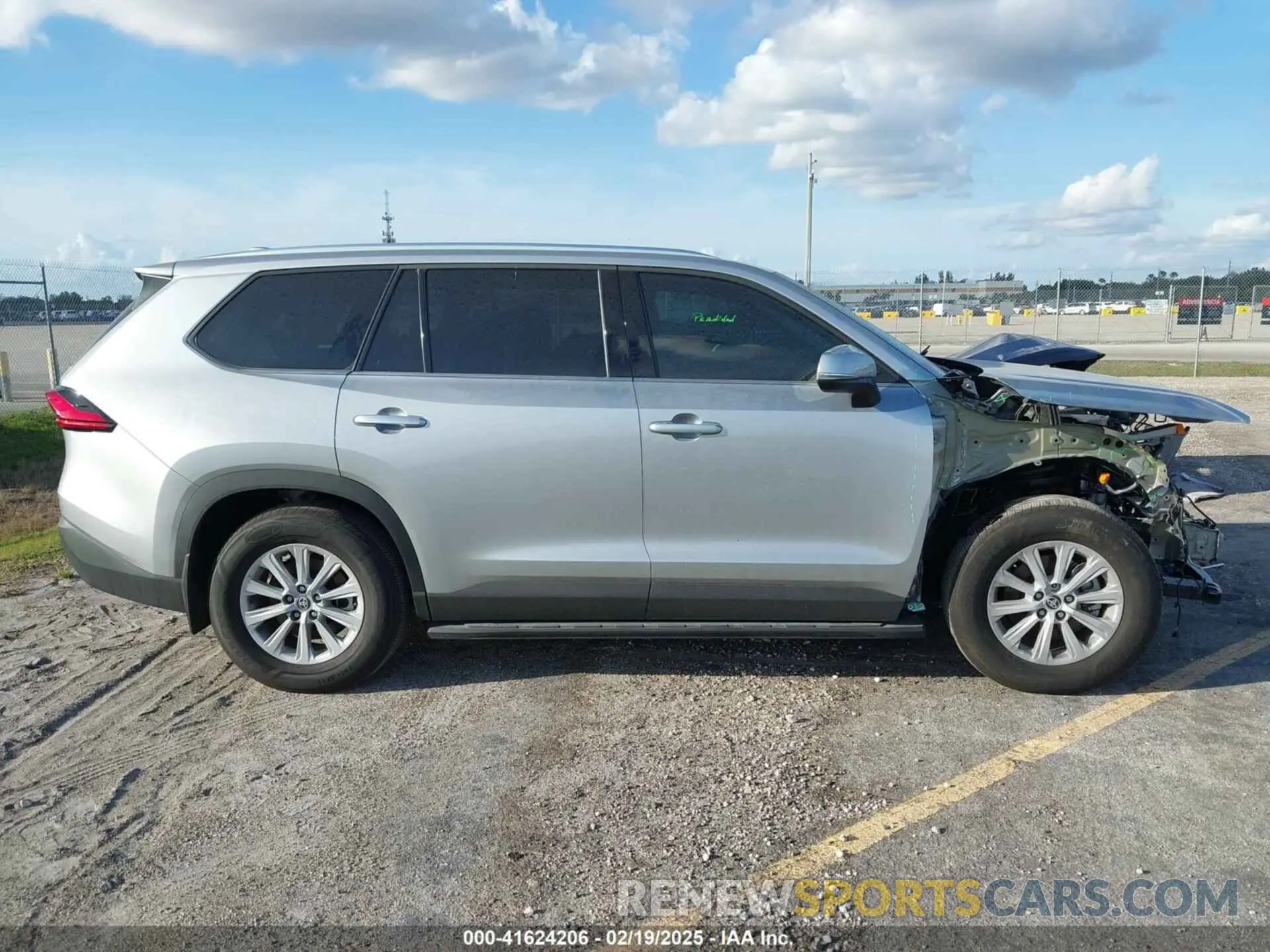 14 fotografías del automóvil dañado 5TDABAA5XRS001181 TOYOTA GRAND HIGHLANDER 2024