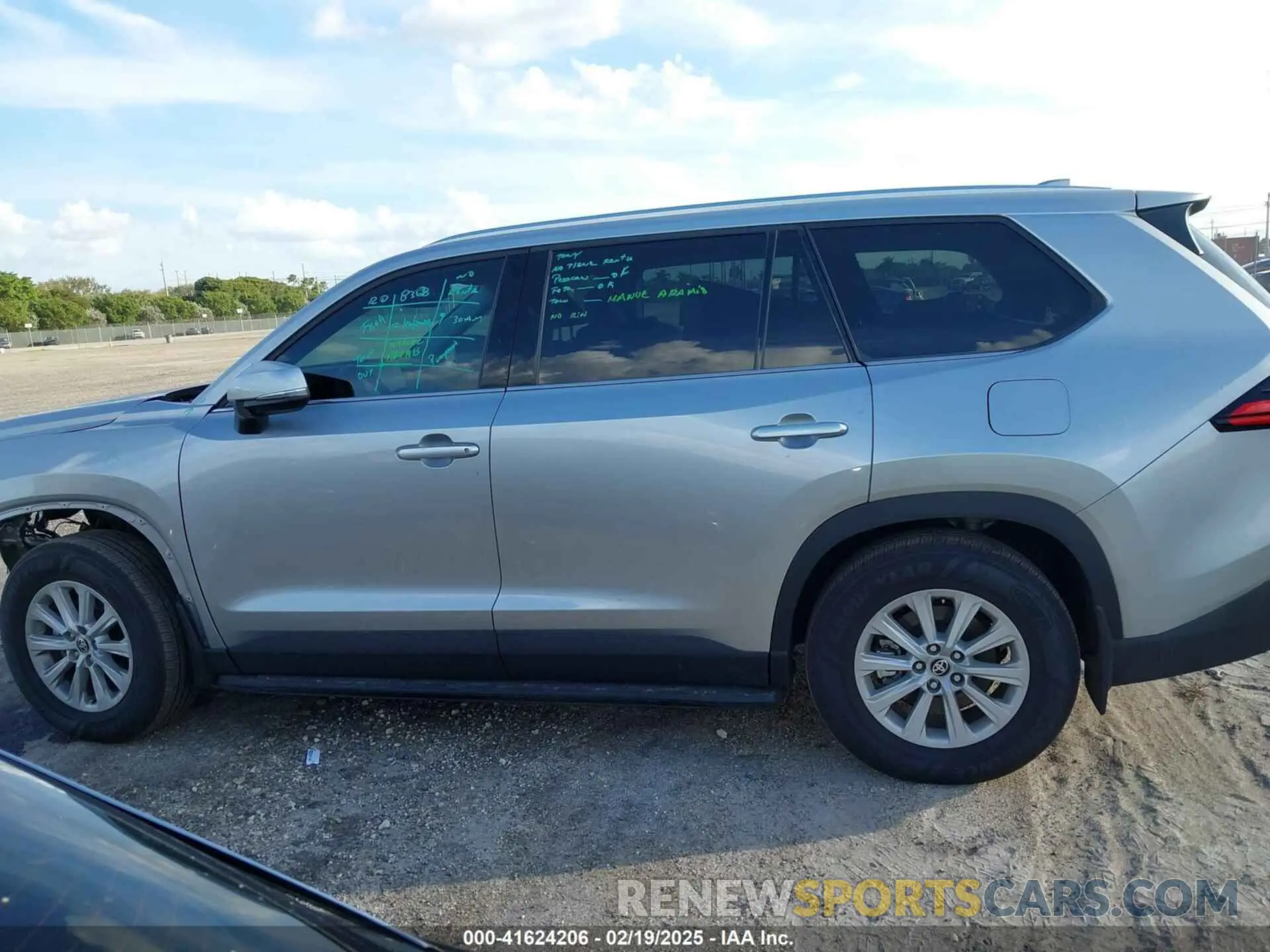 15 fotografías del automóvil dañado 5TDABAA5XRS001181 TOYOTA GRAND HIGHLANDER 2024