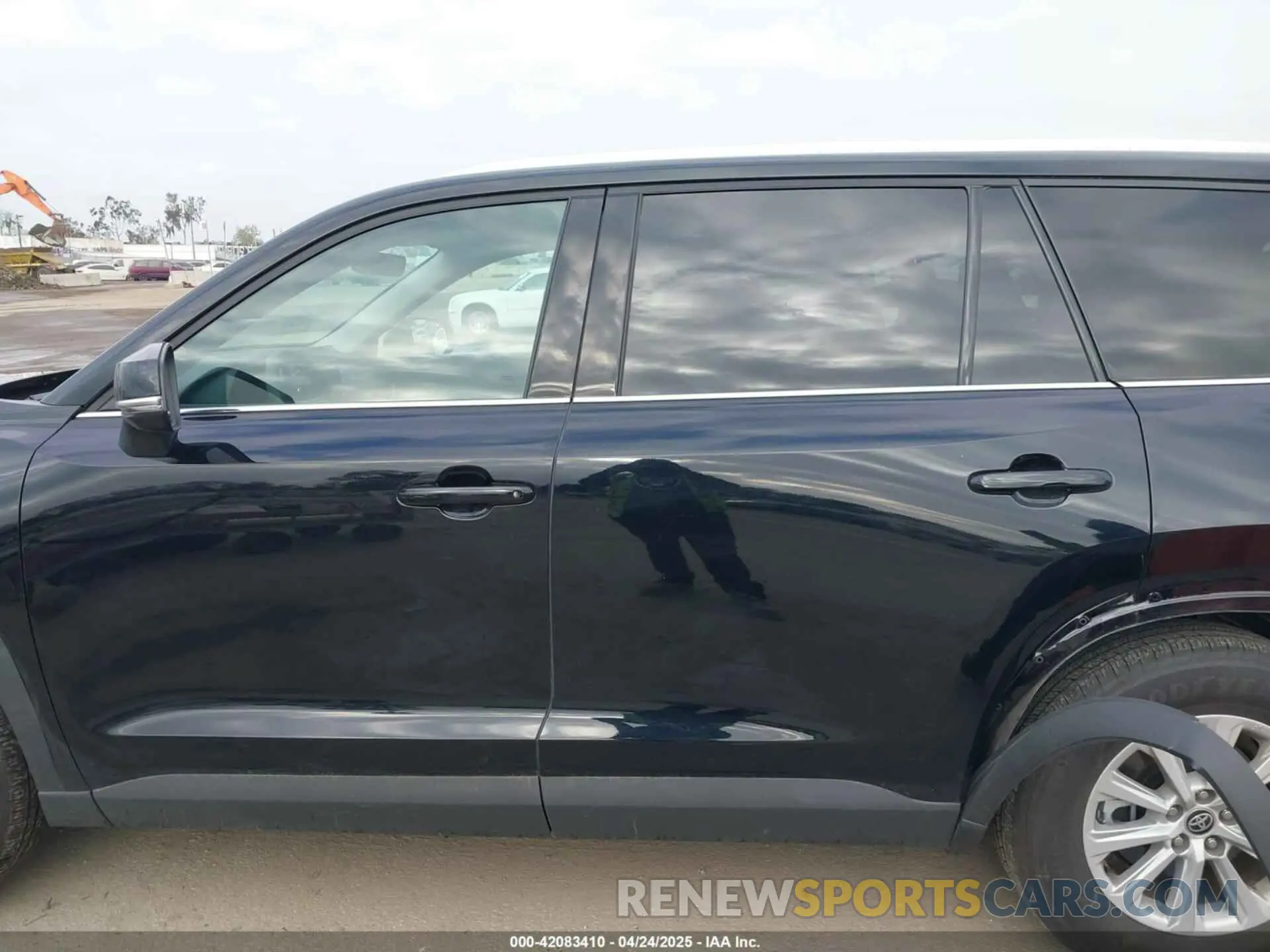 14 fotografías del automóvil dañado 5TDACAB51RS028426 TOYOTA GRAND HIGHLANDER 2024