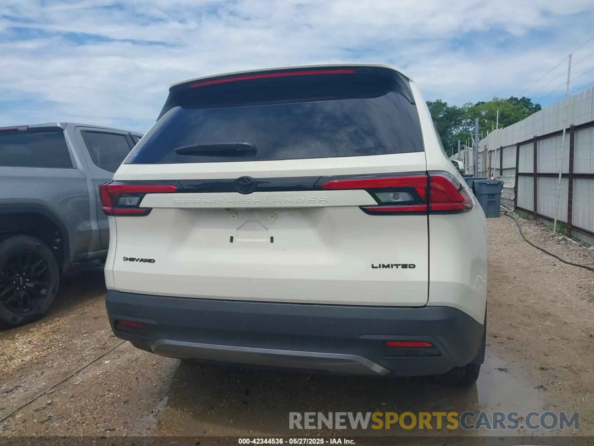 17 fotografías del automóvil dañado 5TDACAB58RS016760 TOYOTA GRAND HIGHLANDER 2024