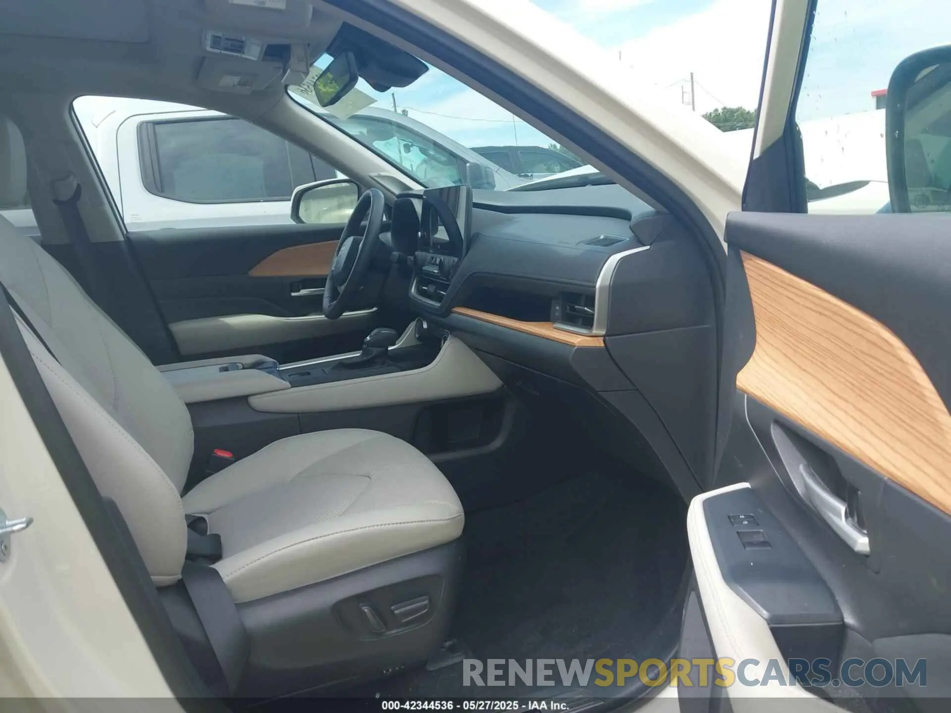 5 fotografías del automóvil dañado 5TDACAB58RS016760 TOYOTA GRAND HIGHLANDER 2024