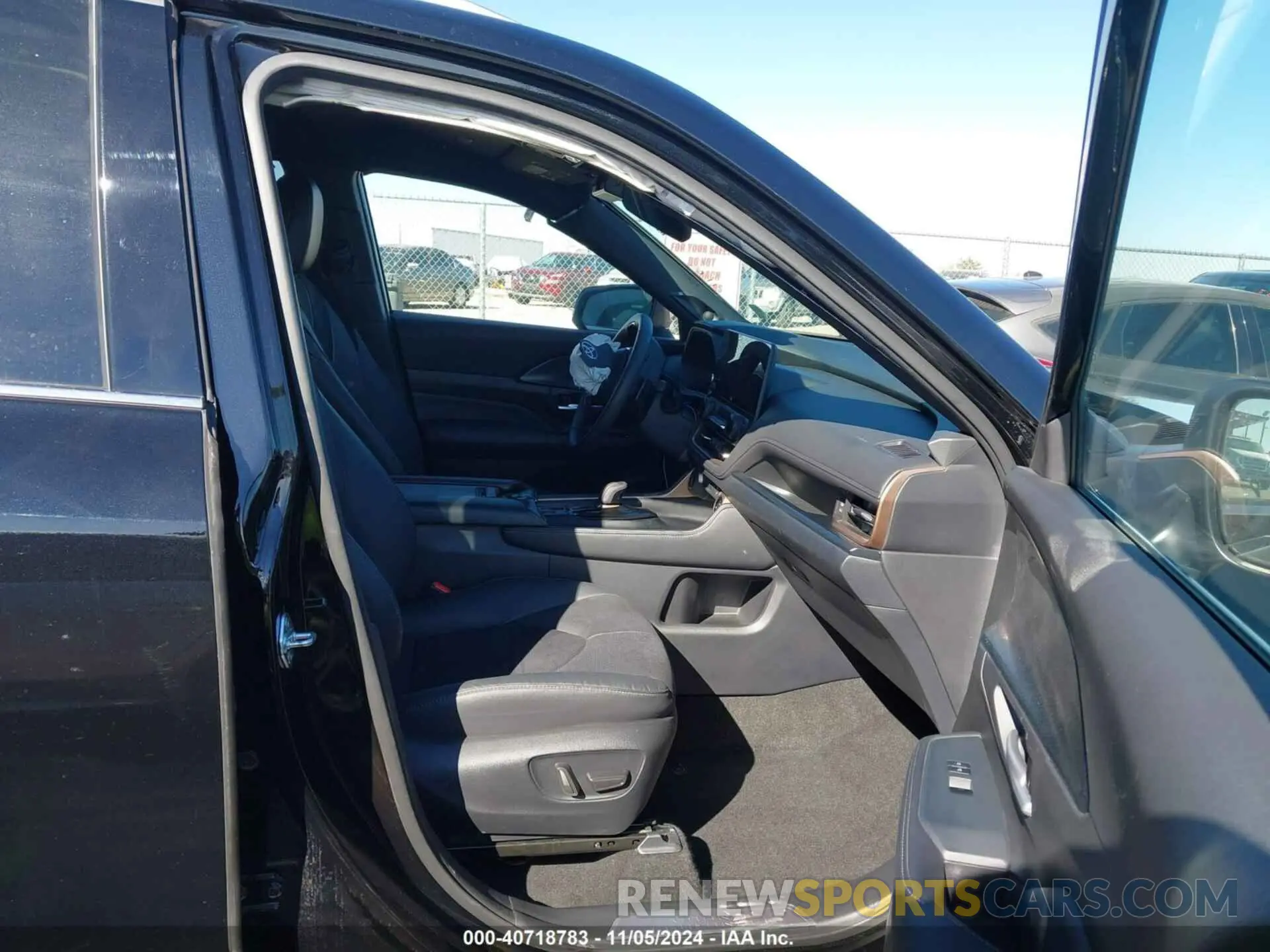 5 fotografías del automóvil dañado 5TDADAB53RS000155 TOYOTA GRAND HIGHLANDER 2024