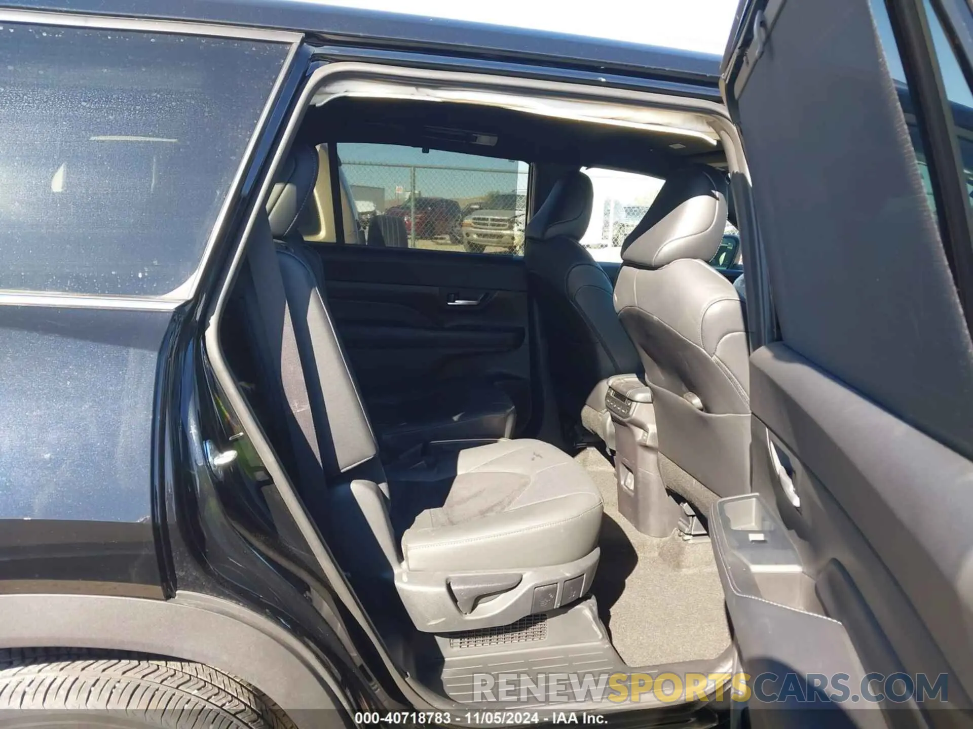 8 fotografías del automóvil dañado 5TDADAB53RS000155 TOYOTA GRAND HIGHLANDER 2024