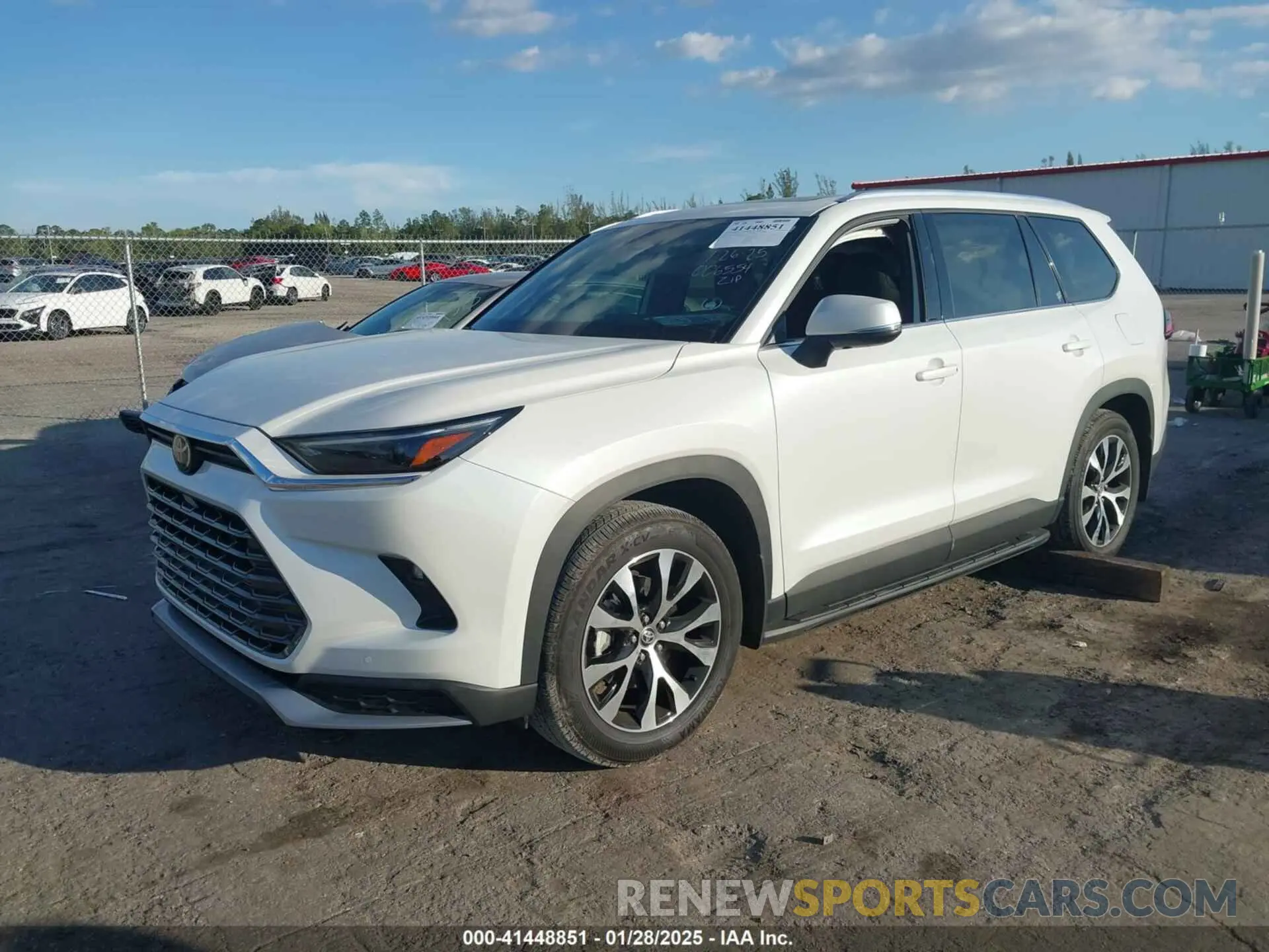 2 fotografías del automóvil dañado 5TDADAB53RS006554 TOYOTA GRAND HIGHLANDER 2024