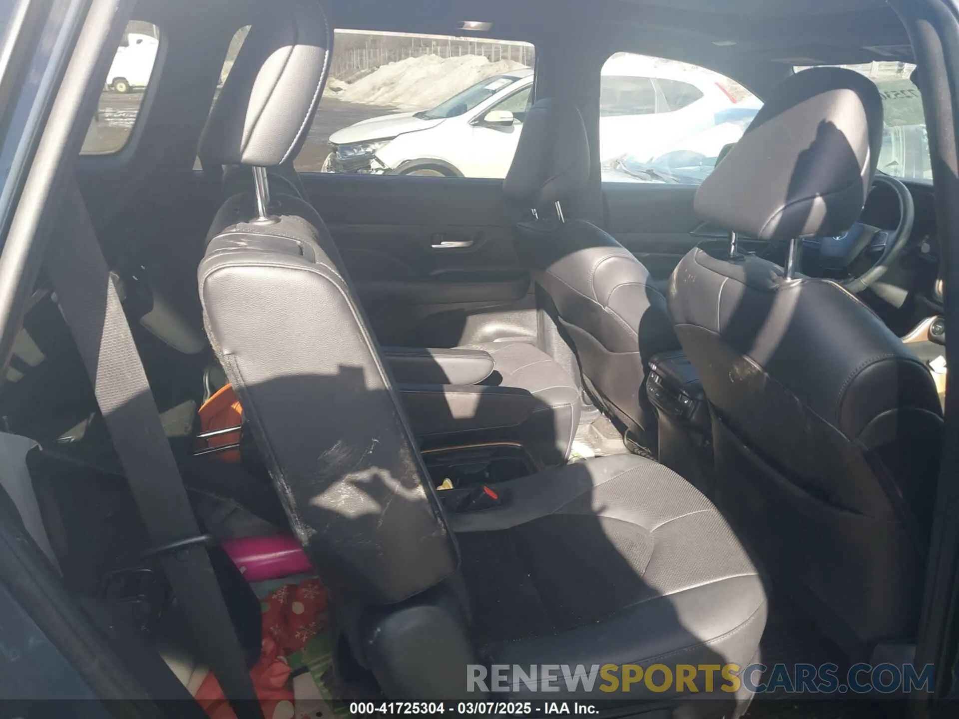8 fotografías del automóvil dañado 5TDADAB58RS000426 TOYOTA GRAND HIGHLANDER 2024