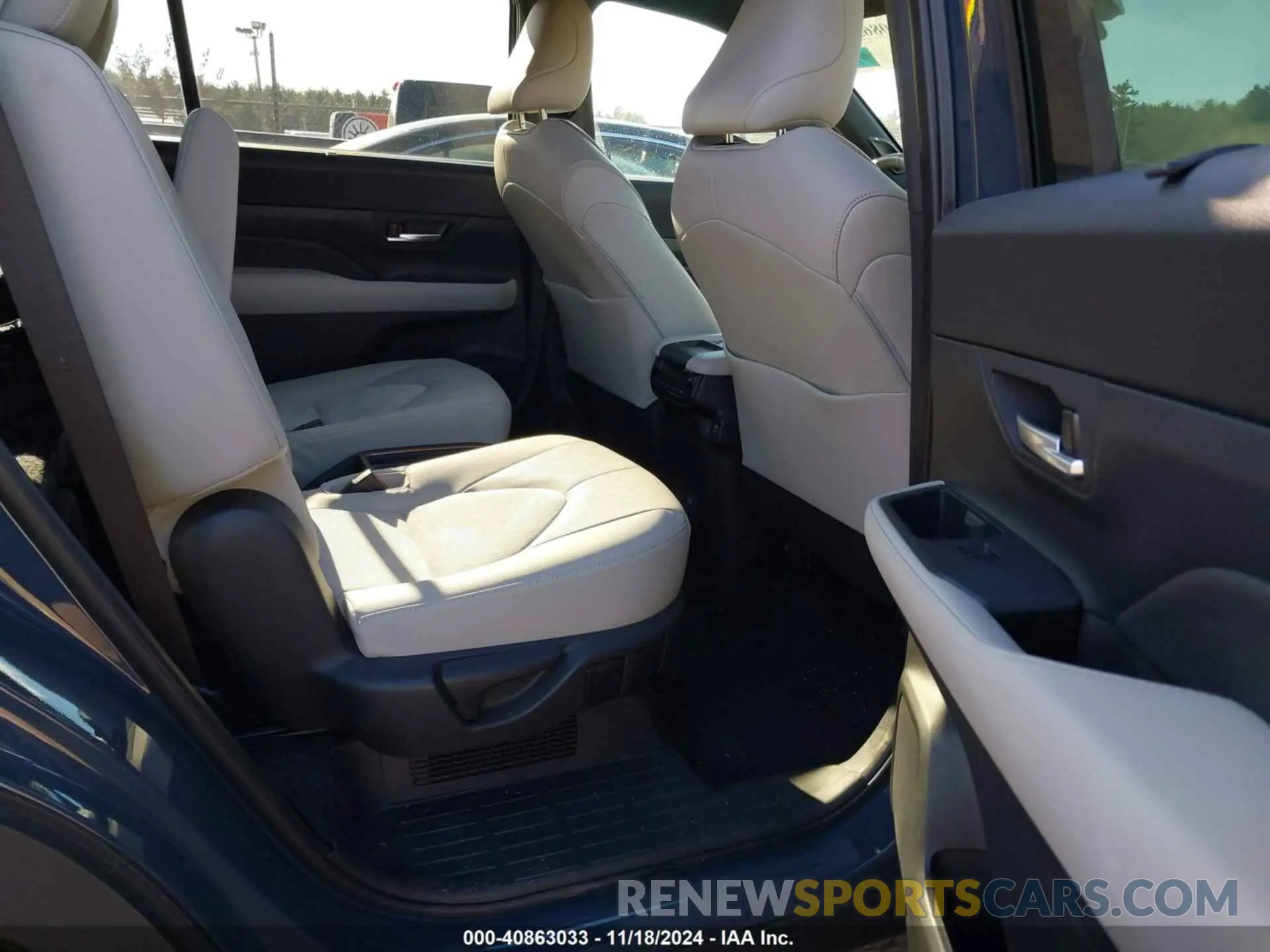 8 fotografías del automóvil dañado 5TDADAB59RS004811 TOYOTA GRAND HIGHLANDER 2024