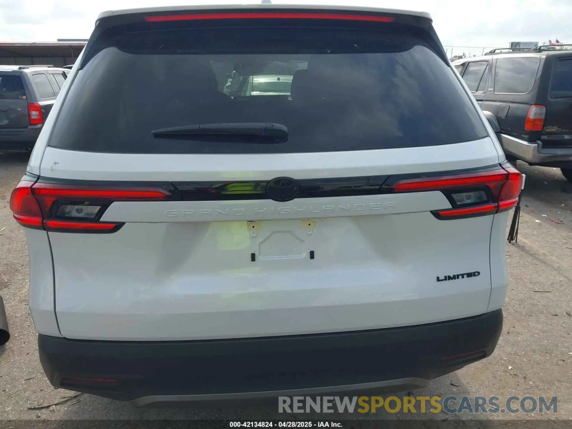 16 fotografías del automóvil dañado 5TDAAAA51SS020159 TOYOTA GRAND HIGHLANDER 2025