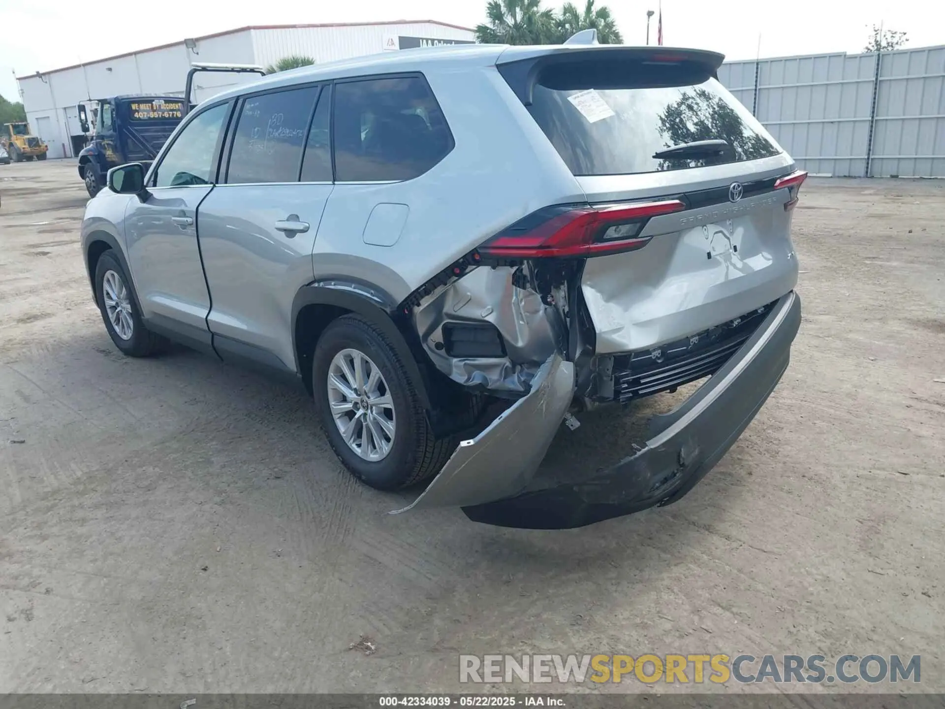 3 fotografías del automóvil dañado 5TDAAAA52SS020378 TOYOTA GRAND HIGHLANDER 2025